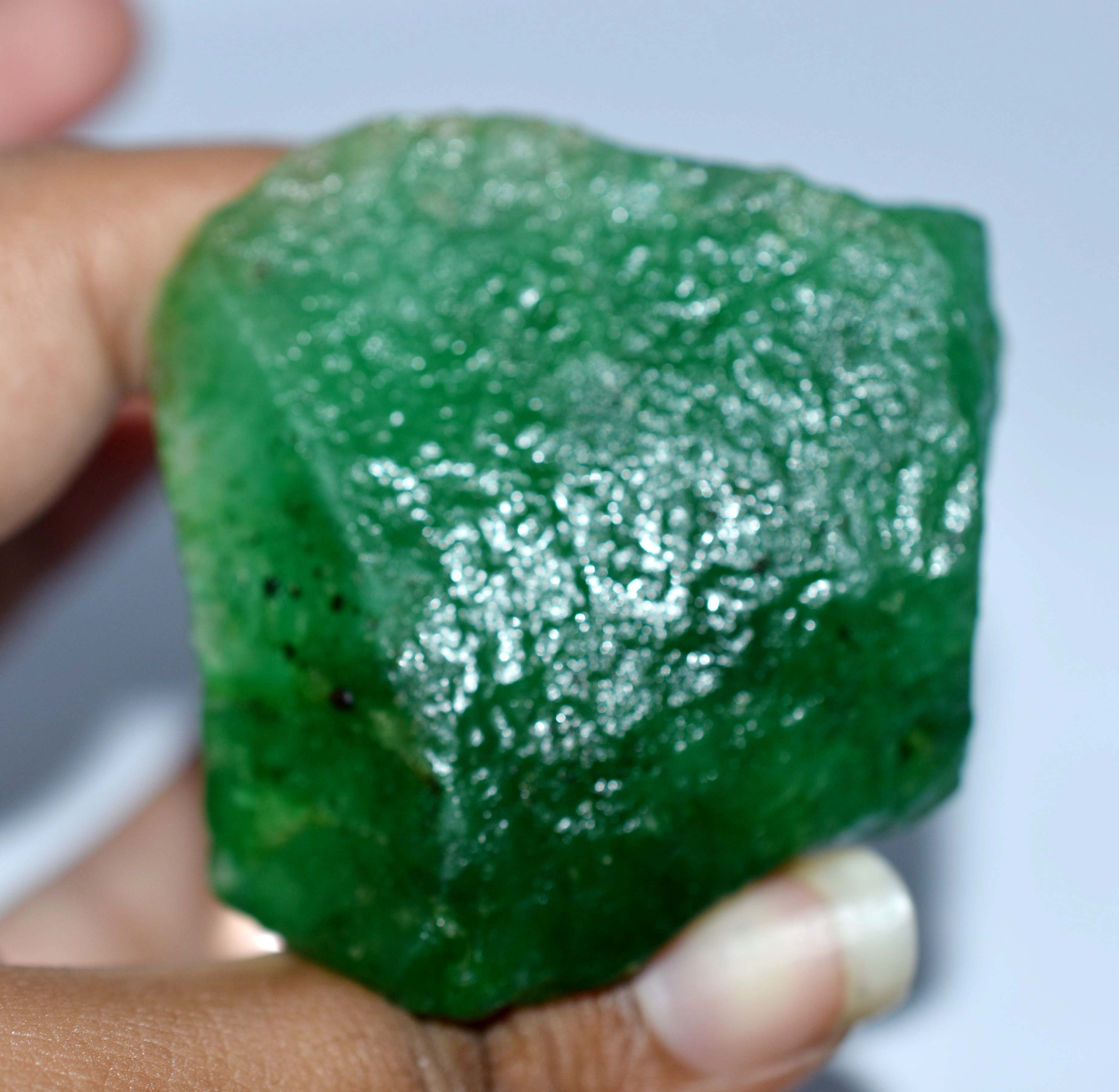 Certified Natural Green Emerald Row Huge Size 200 Carat Green Uncut Colombian Green Rough Beautiful Color and Excellent Quality Of Rough Free Shipping Free Gift