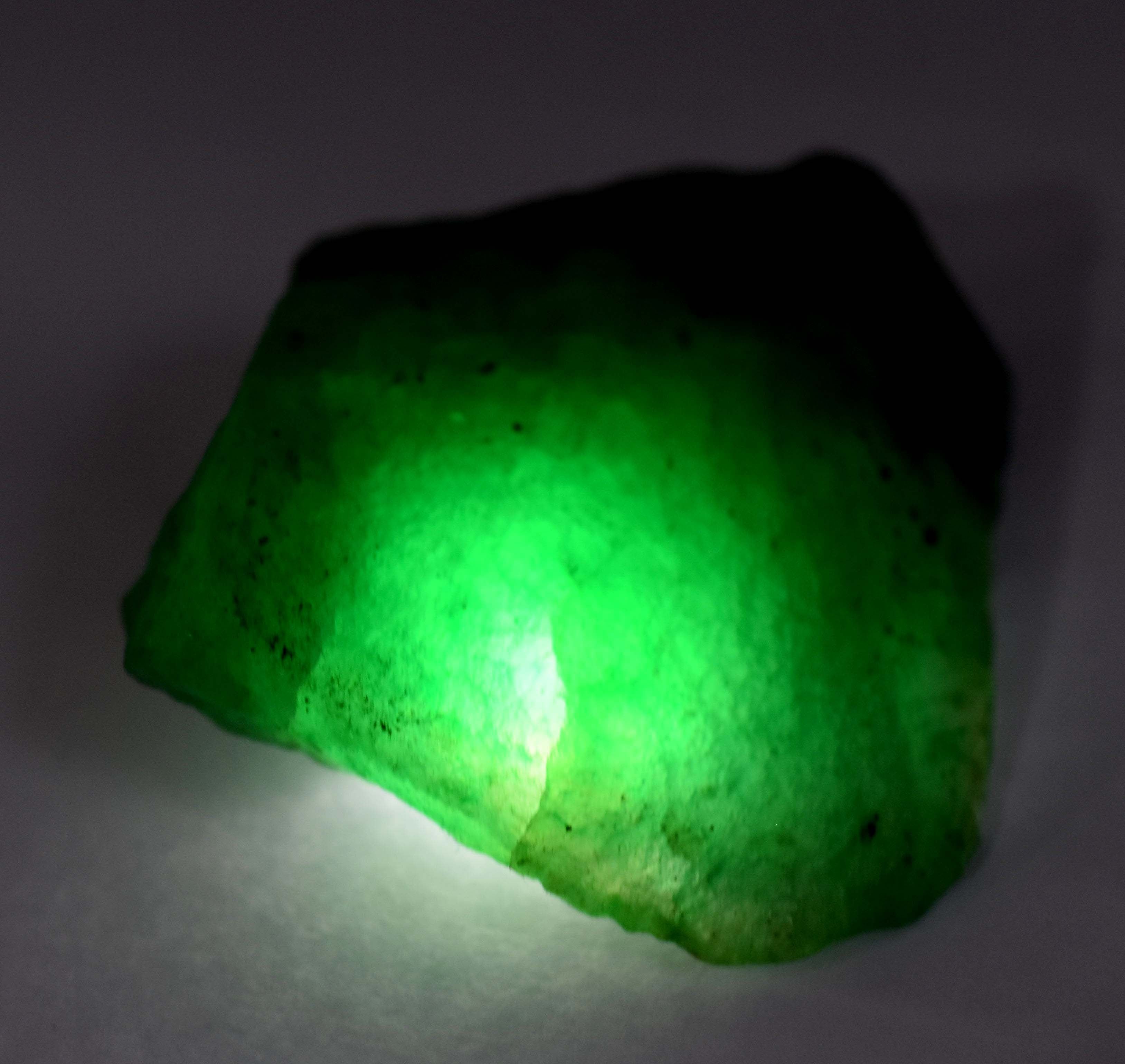 Certified Natural Green Emerald Row Huge Size 200 Carat Green Uncut Colombian Green Rough Beautiful Color and Excellent Quality Of Rough Free Shipping Free Gift