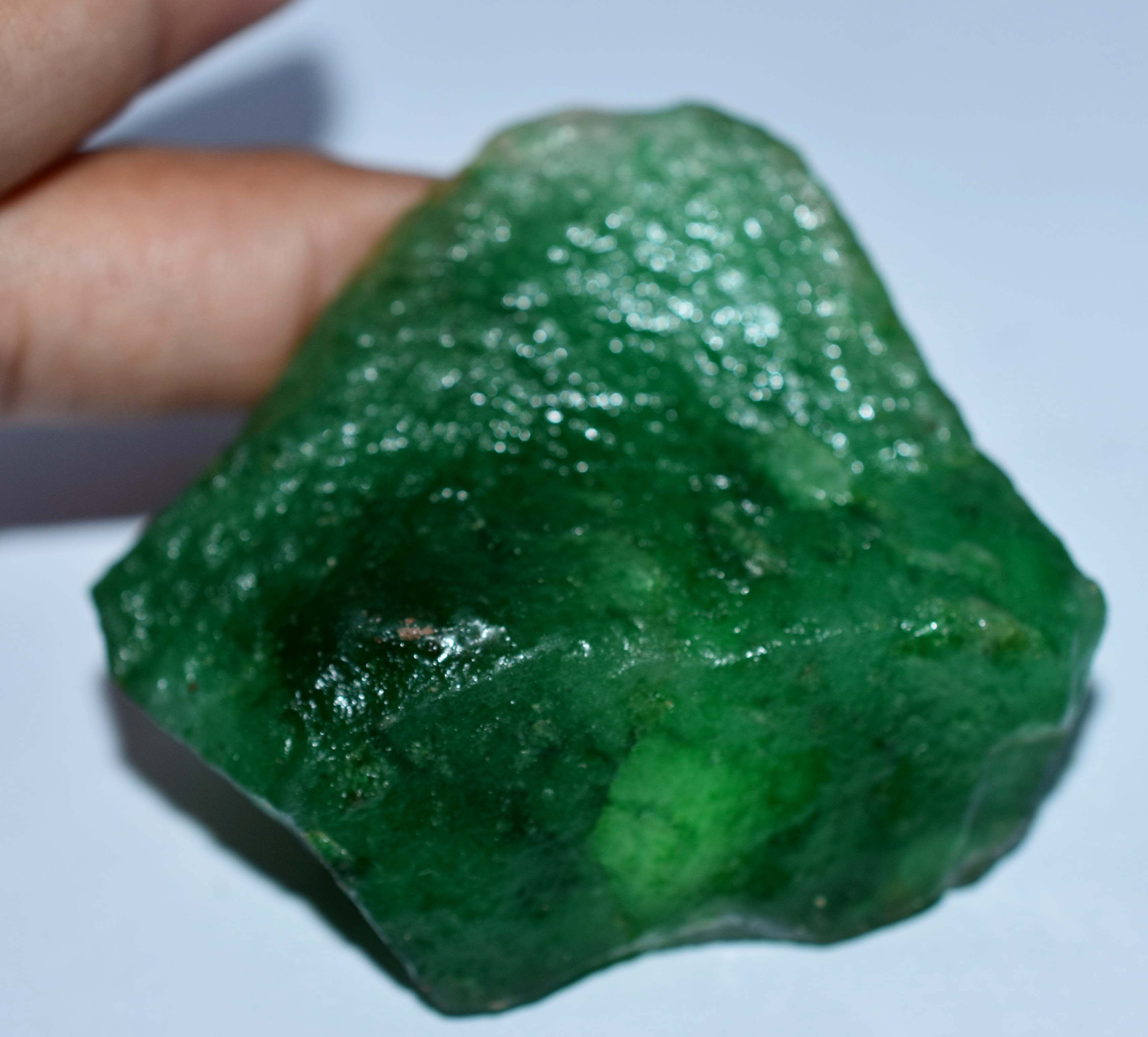 Certified Natural Green Emerald Row Huge Size 200 Carat Green Uncut Colombian Green Rough Beautiful Color and Excellent Quality Of Rough Free Shipping Free Gift