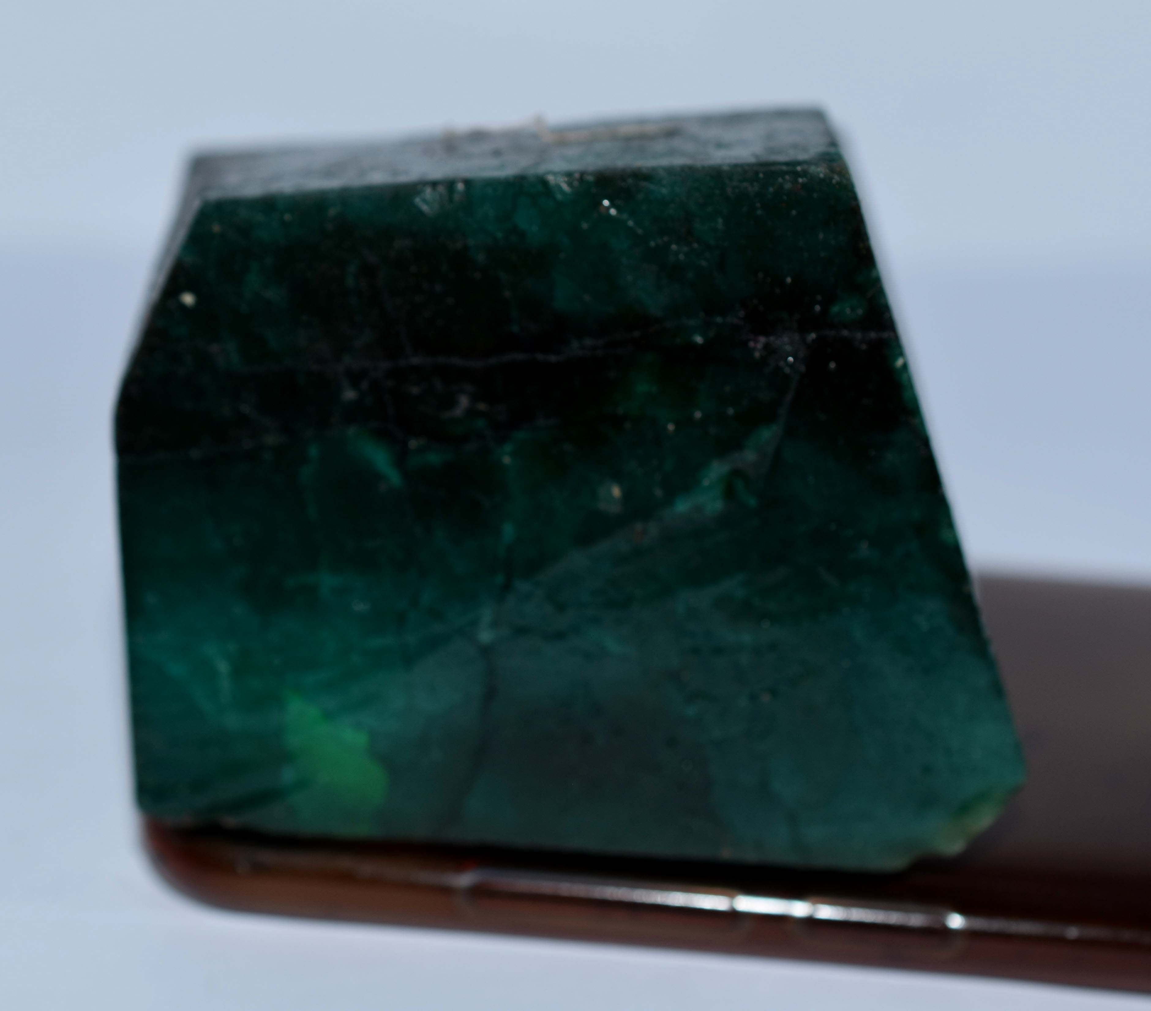 High-class Quality 3000 Carat Approx. Certified Natural Green Emerald Rough Uncut Healing Earth Mined Colombian Mines Rare Found Rock Gemstone