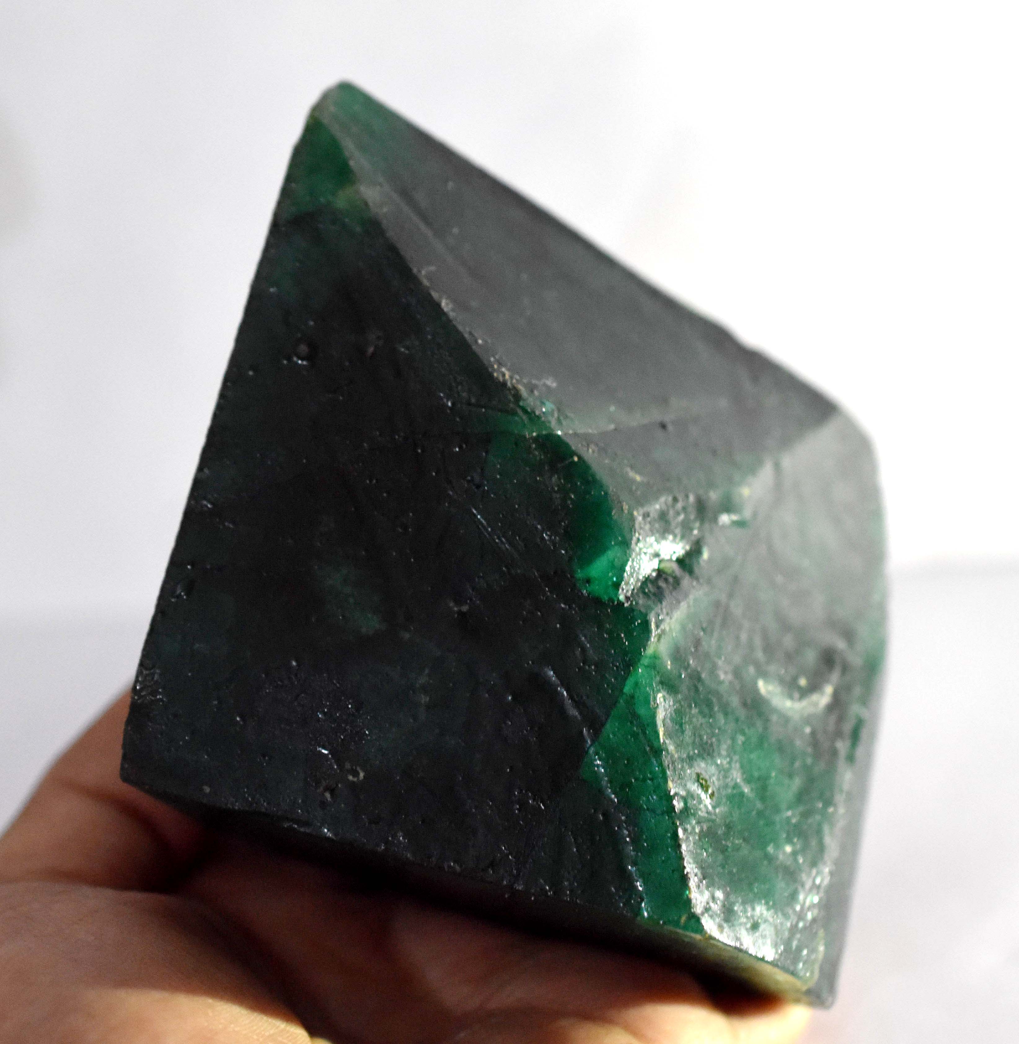 High-class Quality 3000 Carat Approx. Certified Natural Green Emerald Rough Uncut Healing Earth Mined Colombian Mines Rare Found Rock Gemstone