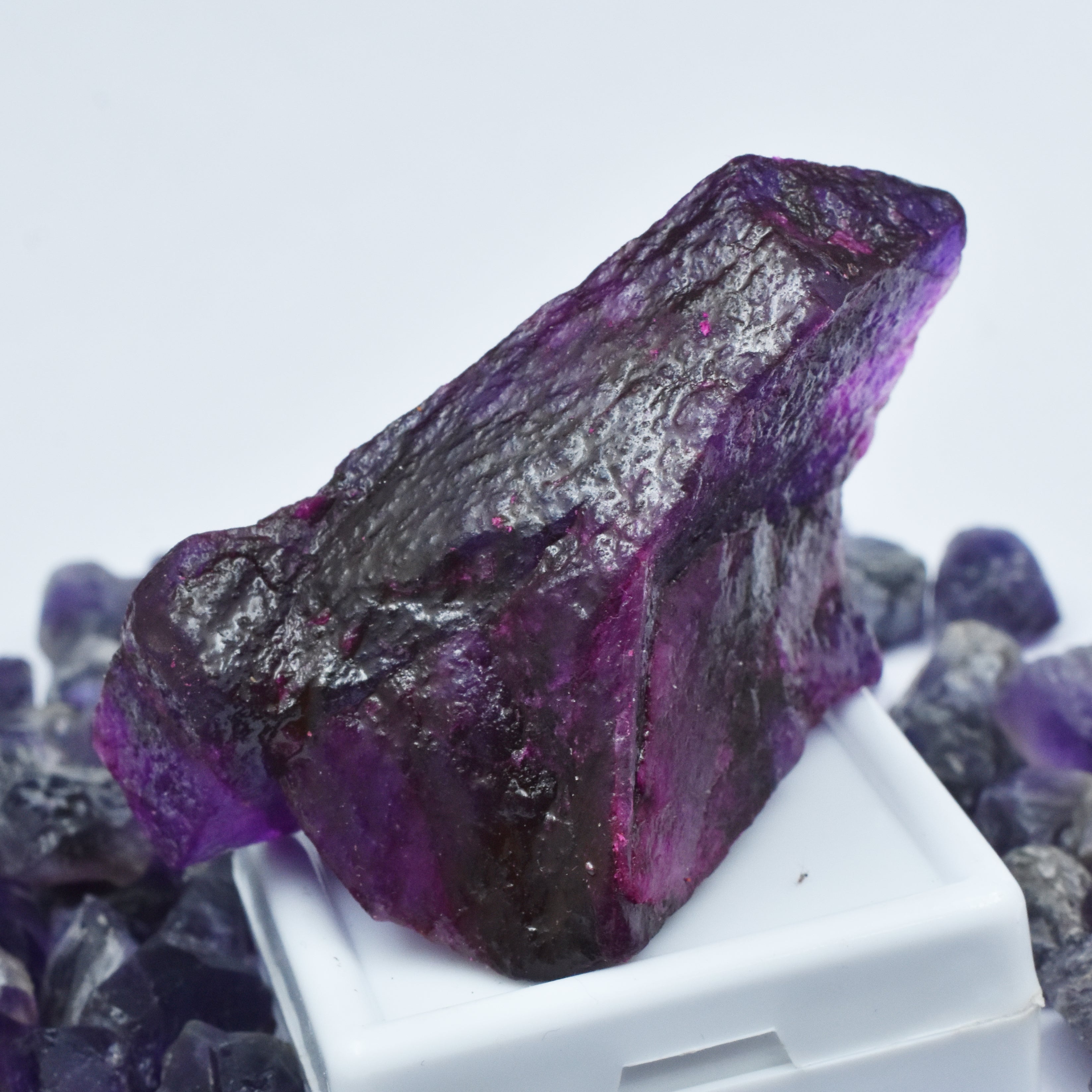 Purple Sapphire 900-1000 Carat Certified Natural Purple Sapphire Gemstone Rough 56mmx36mmx29mm Hurry Up Now Season End Sale Sapphire Excellent For Protection Good luck