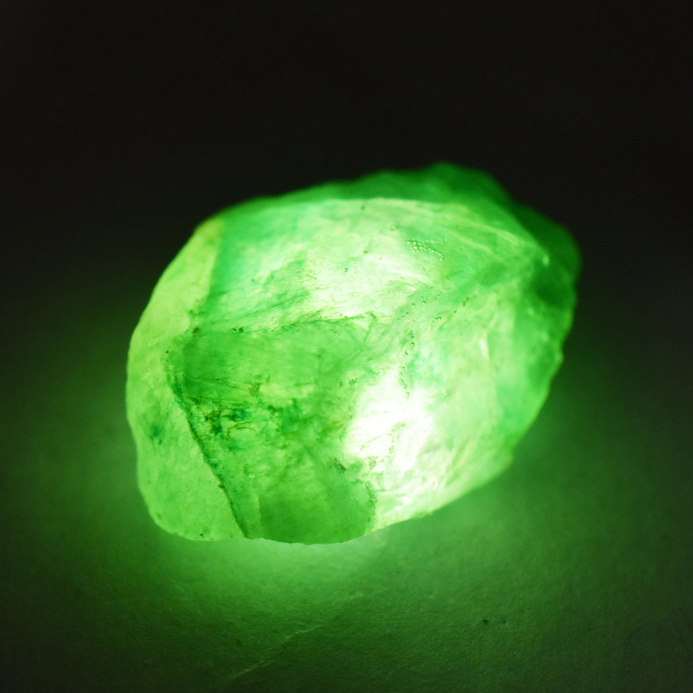 Green Emerald Rough Natural 75.85 Carat Colombian Emerald Chunk Uncut Stick Shape Emerald Gemstone Certified Emerald Rough Raw Emerald Rock