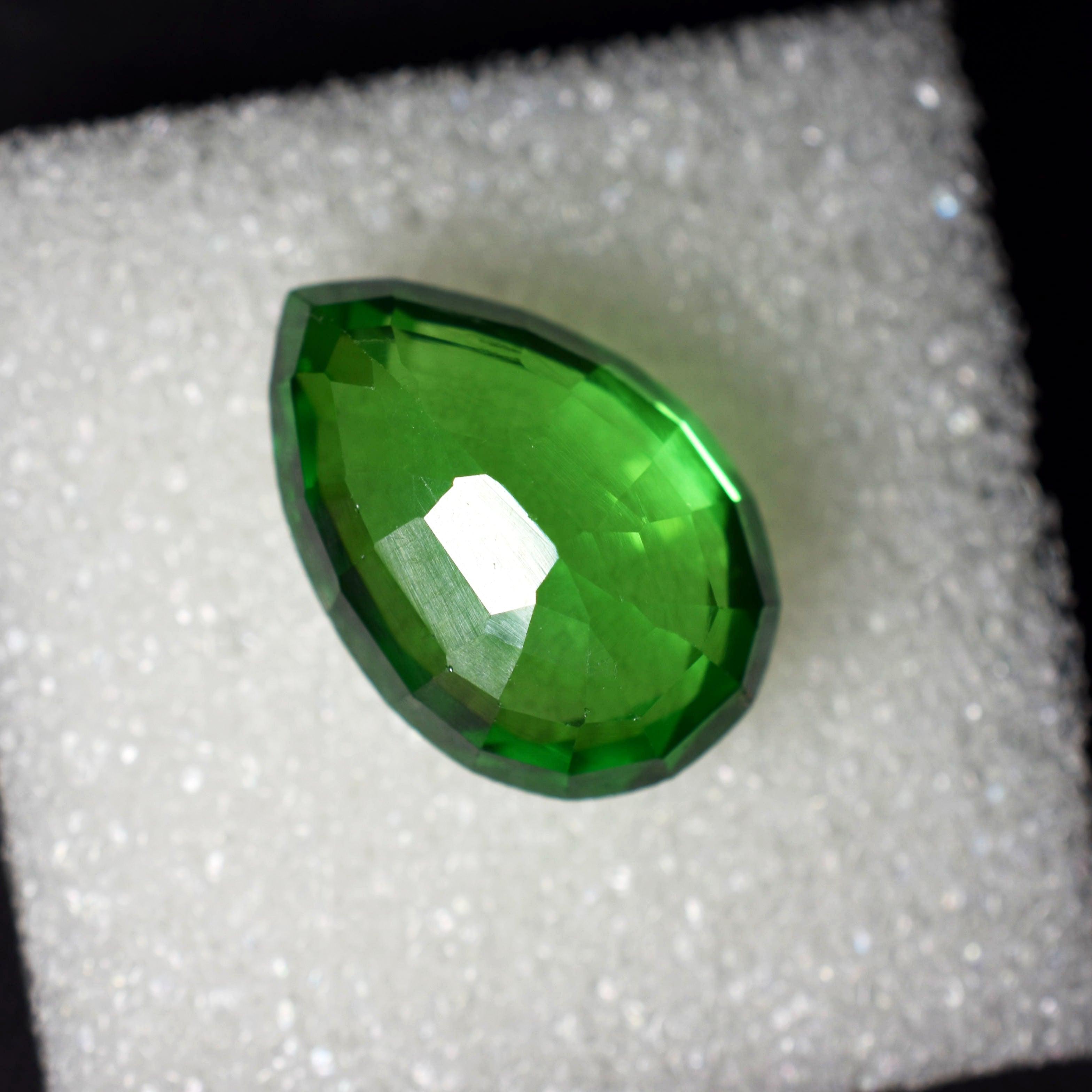 Stunning Quality Garnet Stone 11.70 Ct Natural Attractive Green GARNET PEAR Cut CERTIFIED Loose Gemstone