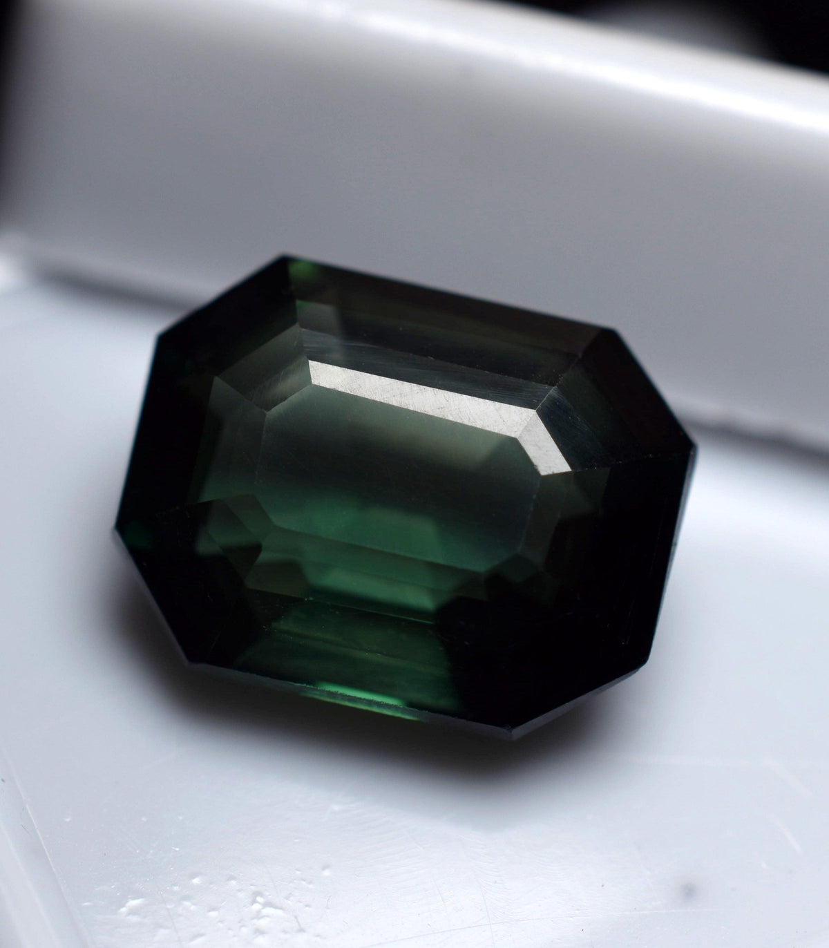 Sapphire Natural 8.65 Ct Excellent Deep Green SAPPHIRE CERTIFIED Loose Gemstone Flawless Emerald Cut