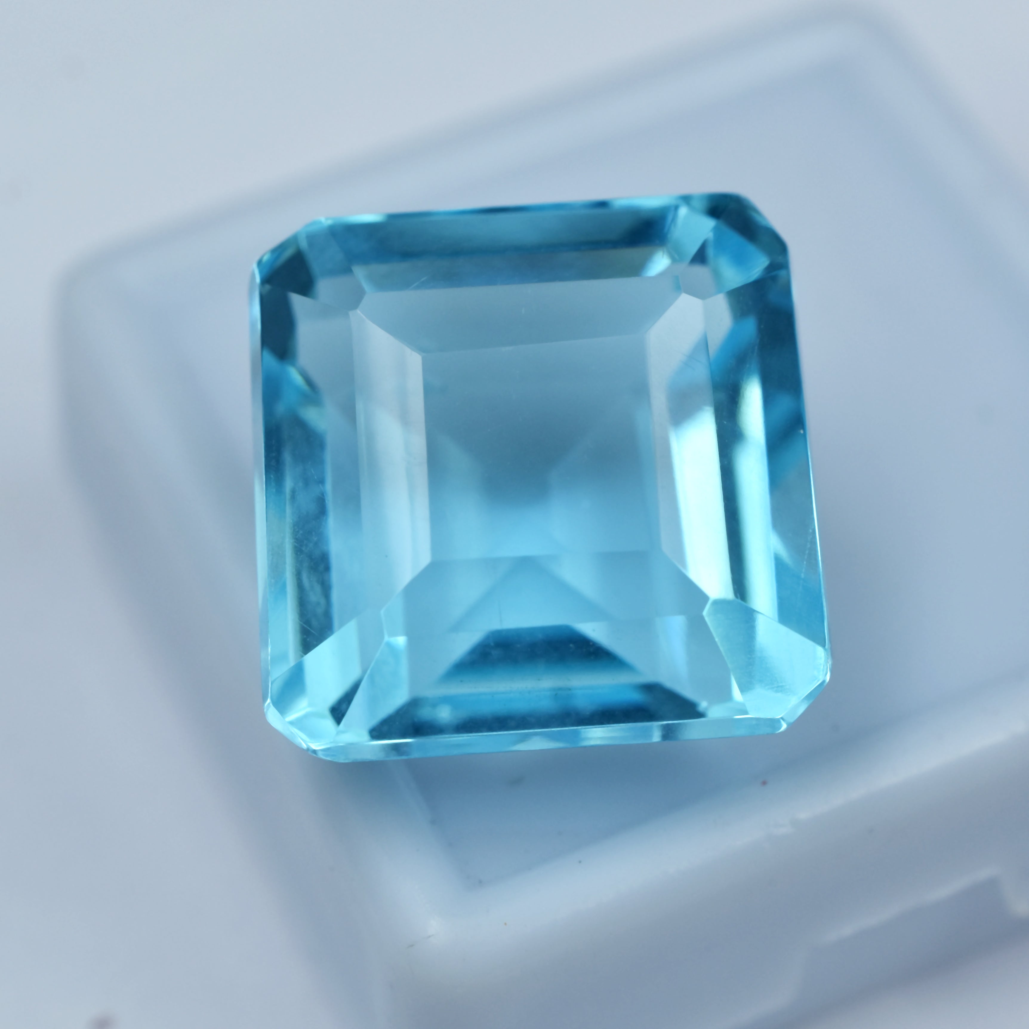 Improve - Communication and Expression & Physical Health Natural Aquamarine 12.85 Ct Square Shape Natural Certified | Bumper Offer | Free Delivery & Gift