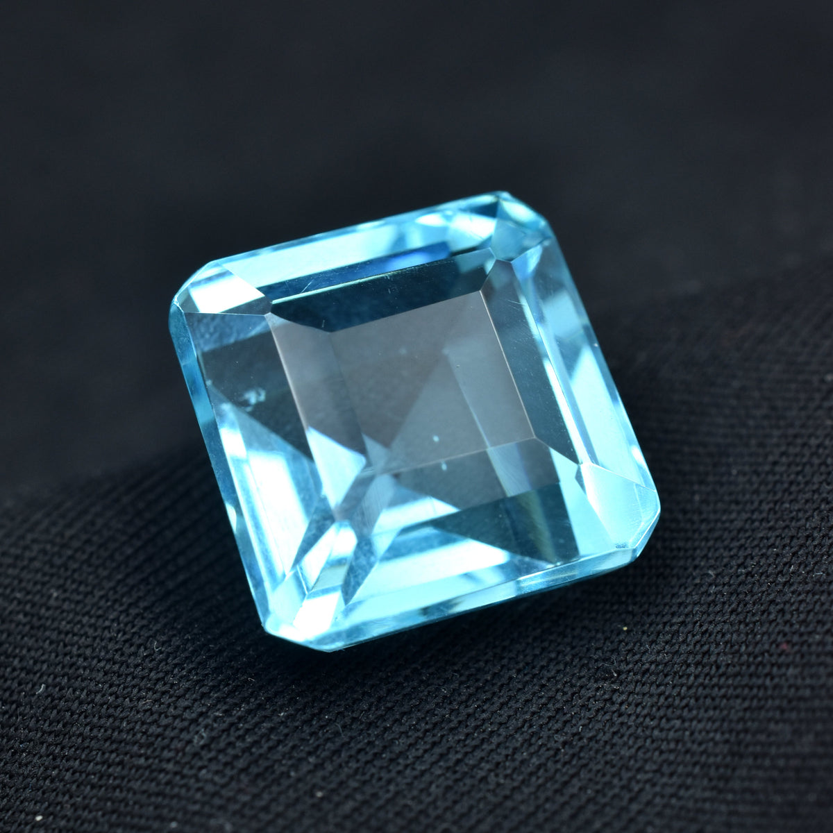 Improve - Communication and Expression & Physical Health Natural Aquamarine 12.85 Ct Square Shape Natural Certified | Bumper Offer | Free Delivery & Gift