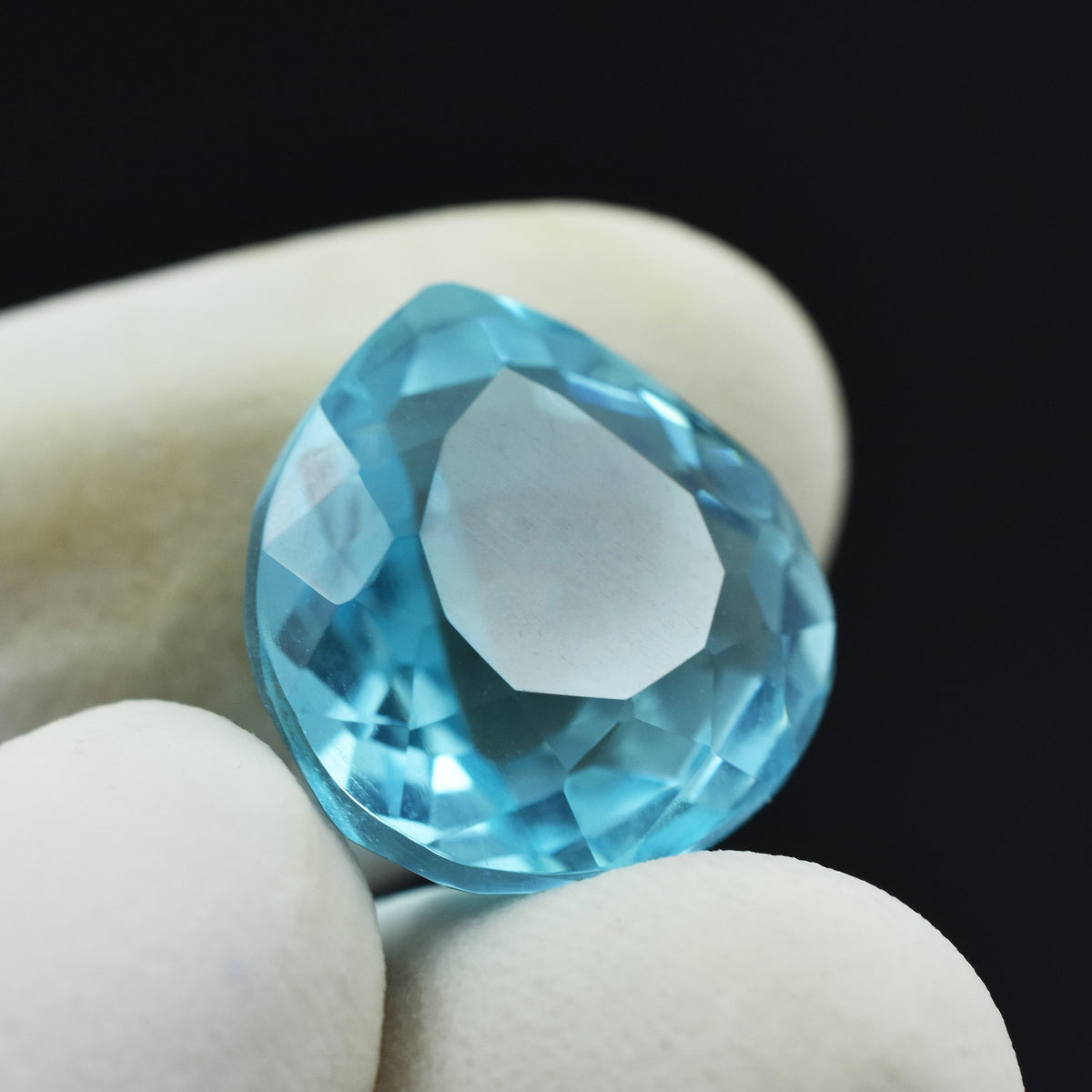 Certified Blue Aquamarine 13.24 Ct Held in Fingers