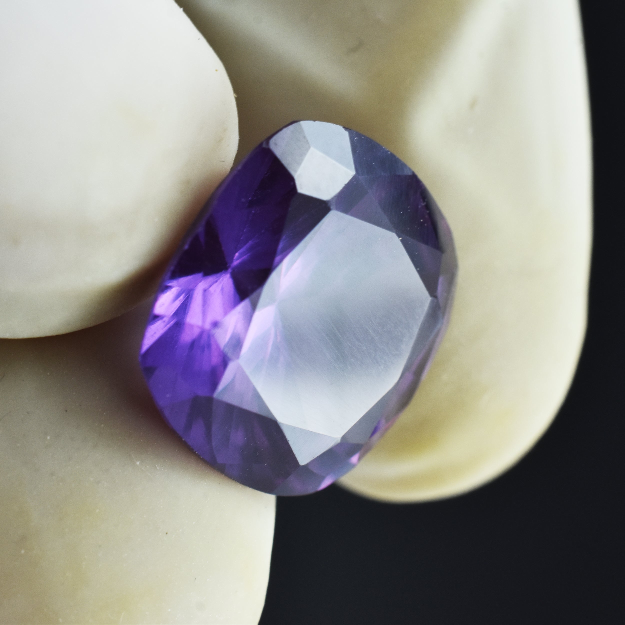 Extremely Rare Square Cushion Cut Purple Gem 8.95 Ct Color Change Sapphire Natural Certified Loose Gemstone , Best For Compatibility with Various Metals & Protection | Sapphire Rings | FREE Delivery FREE Gift