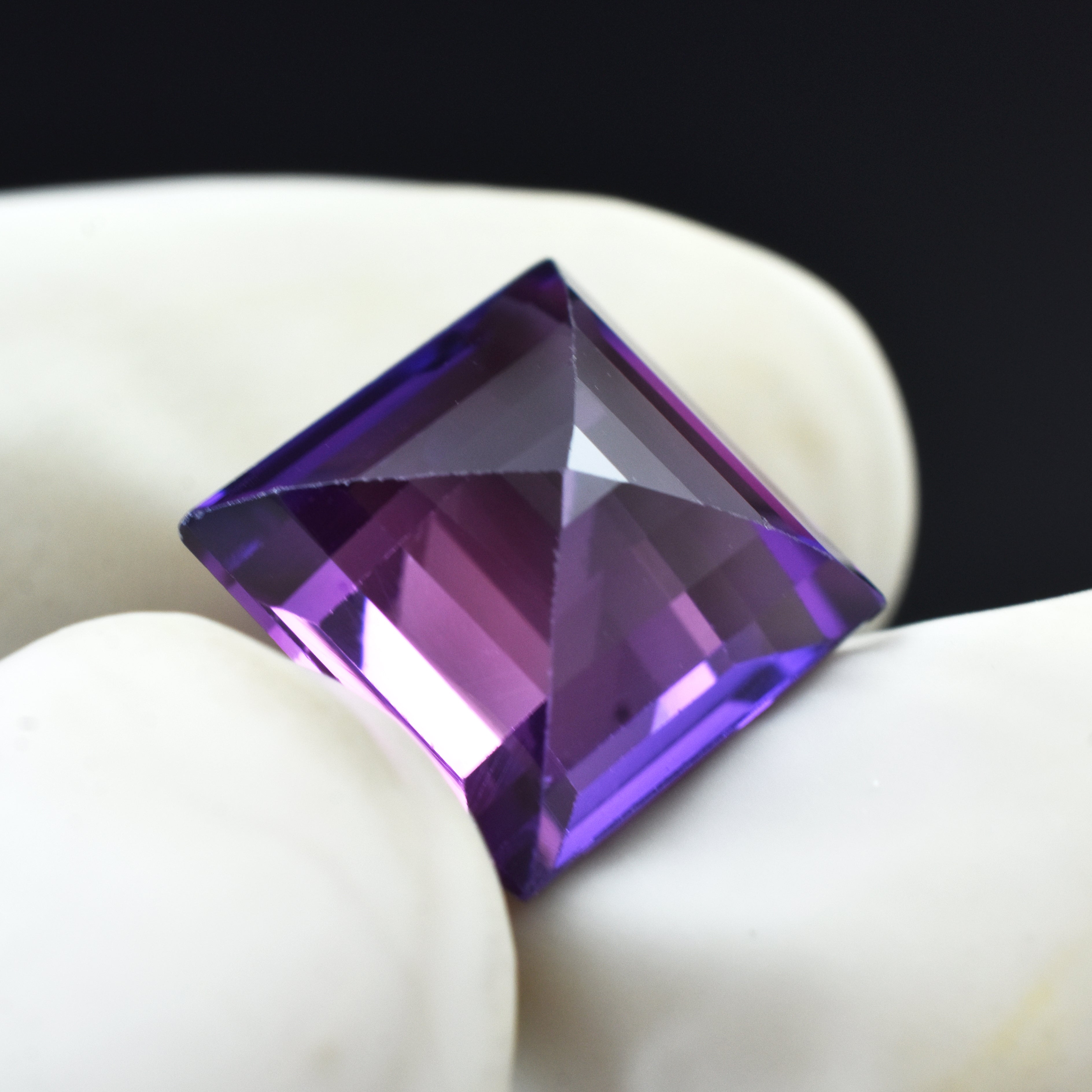 Natural Color Change CERTIFIED Purple Sapphire 8.65 Ct Square Shape Loose Gemstone , A++ Quality Sapphire Gemstone | Best For Necklace | Best Free Shipping Service With Free Gift