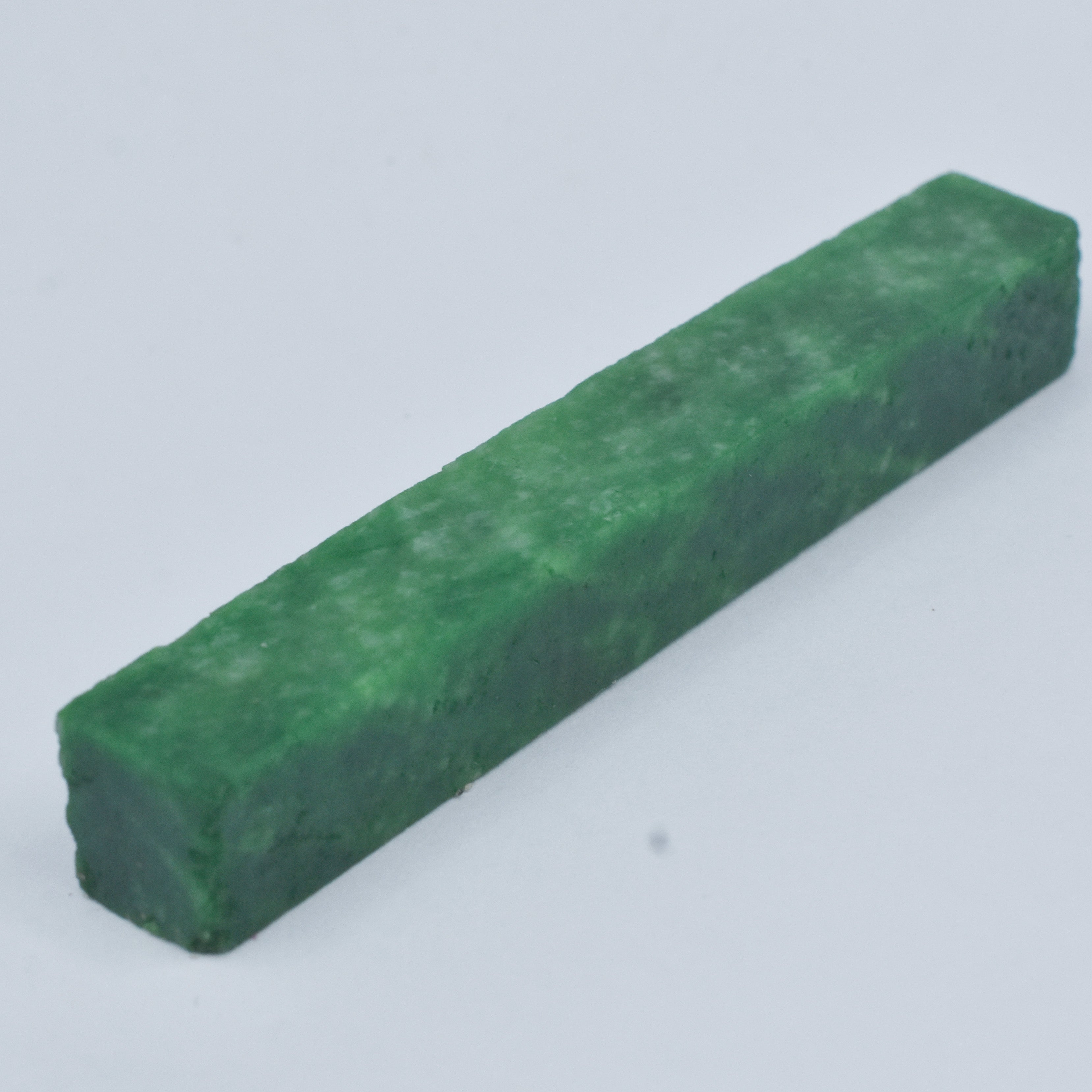 Huge Certified Green Emerald Raw 140.45 Ct Natural Colombian Green Emerald Rough High-Quality For bring good luck, prosperity, and harmony to the wearer