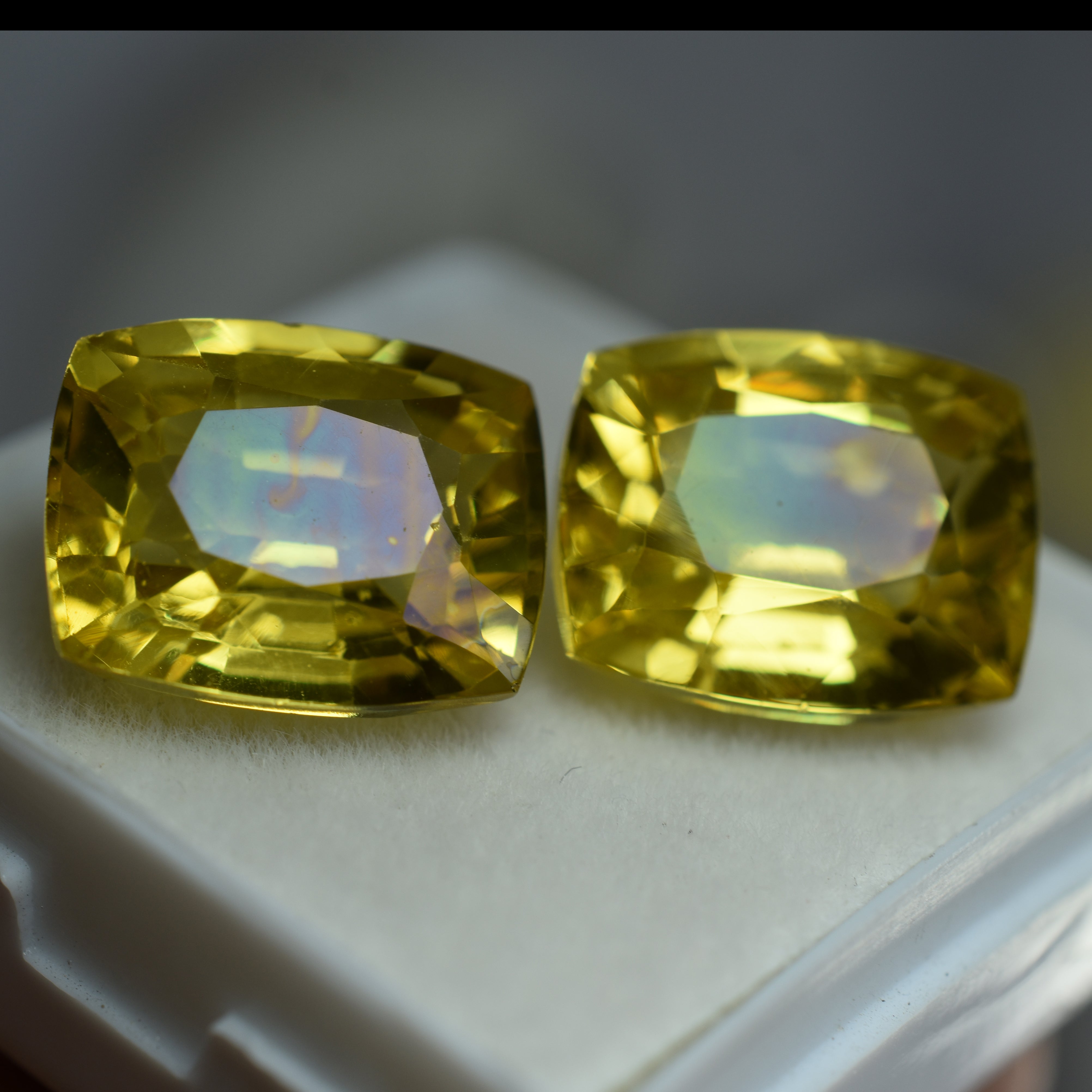 Lot Ceylon Sapphire Natural Yellow 35.68 Ct Cushion Cut CERTIFIED Loose Gemstone