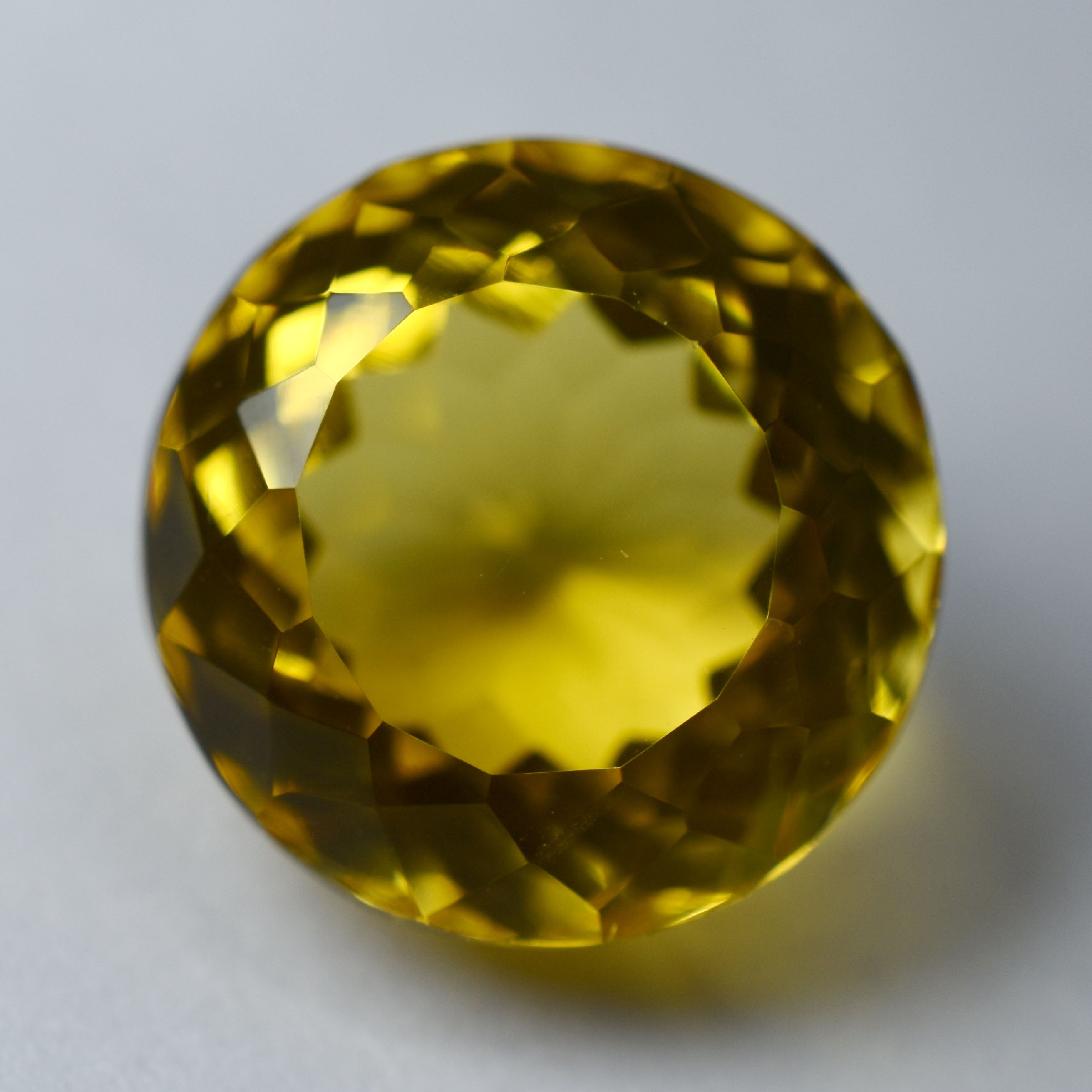 15.70 Carat Round Cut CERTIFIED Loose Gemstone Natural Yellow Ceylon Sapphire