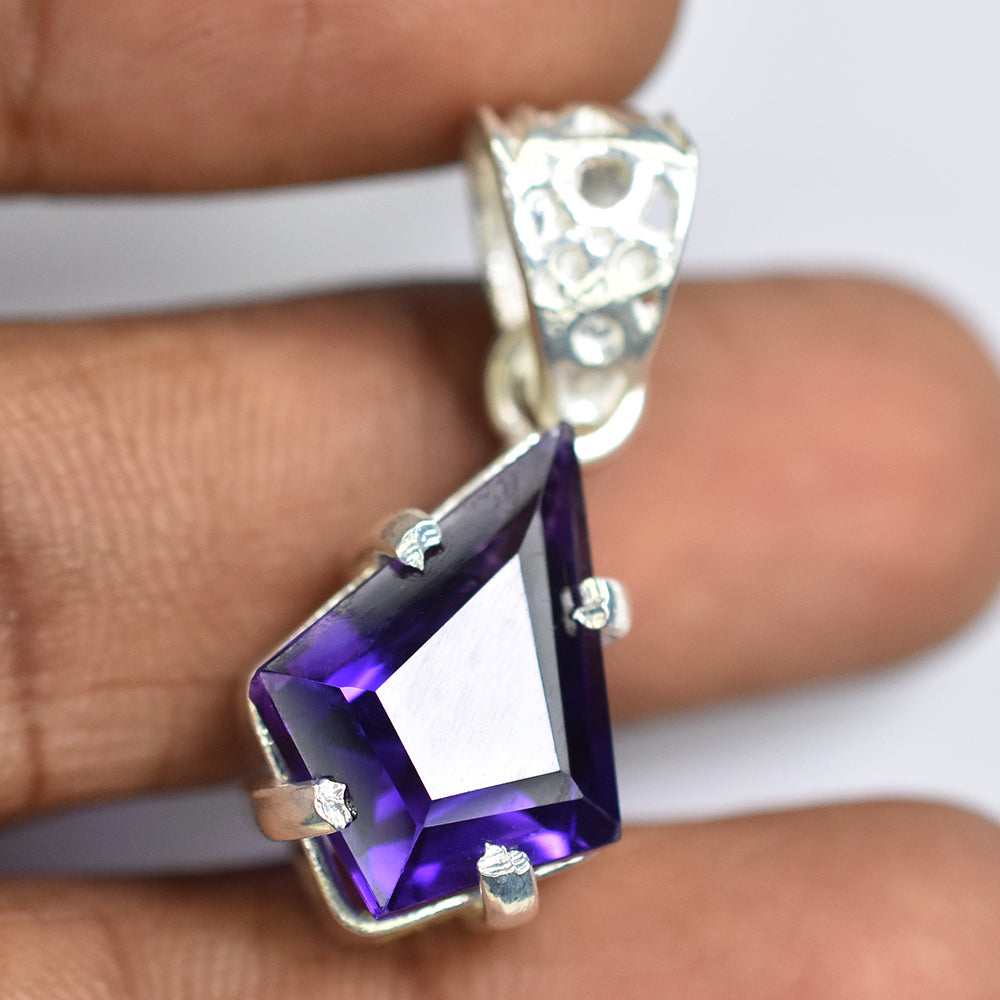 sapphire necklace pendant