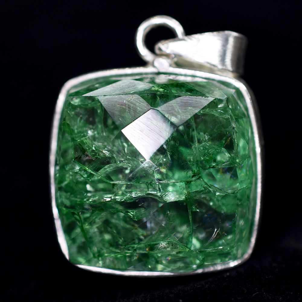 emerald pendant for women
