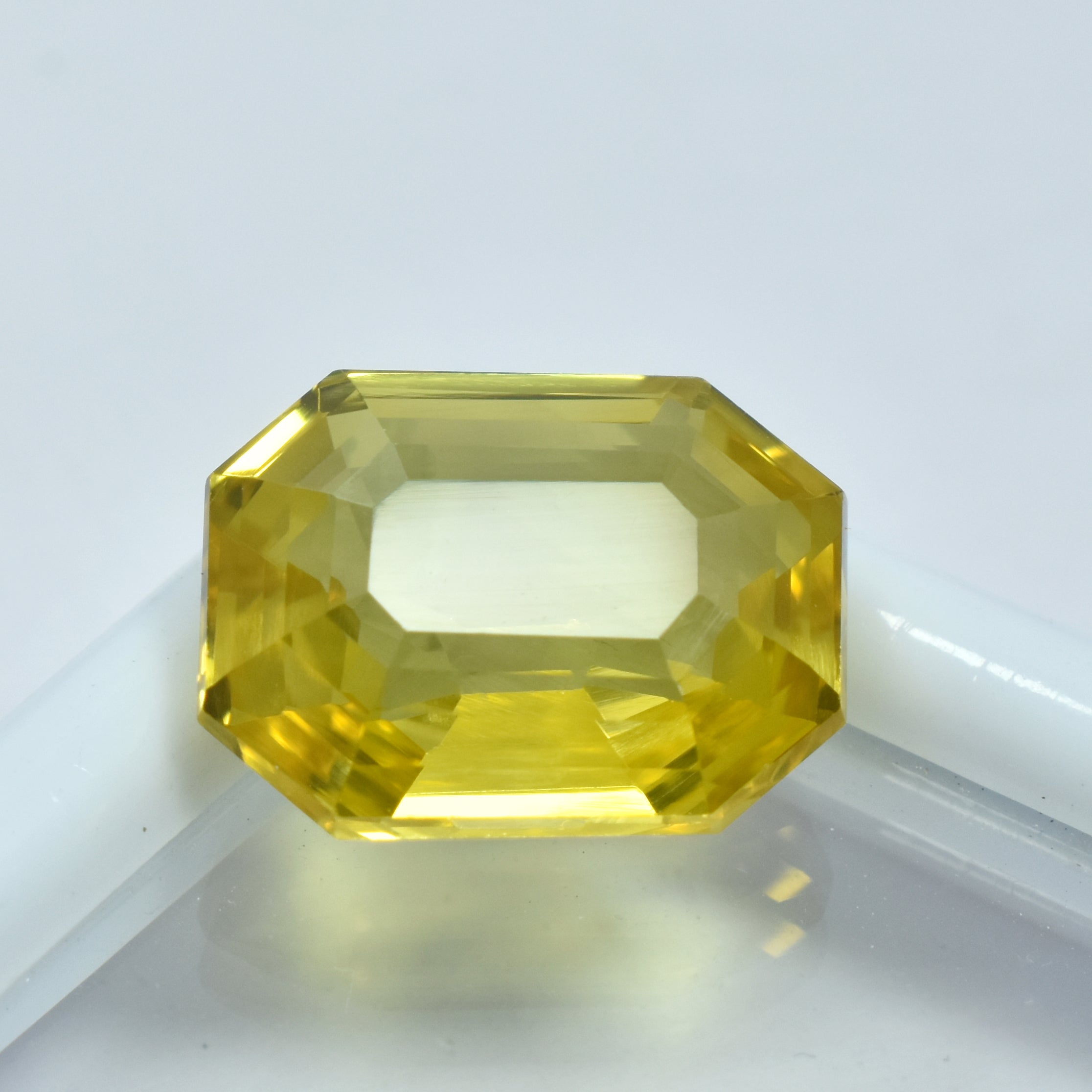 Sapphire Yellow 7.70 Ct Genuine Natural Loose Gemstone CERTIFIED Emerald Cut.