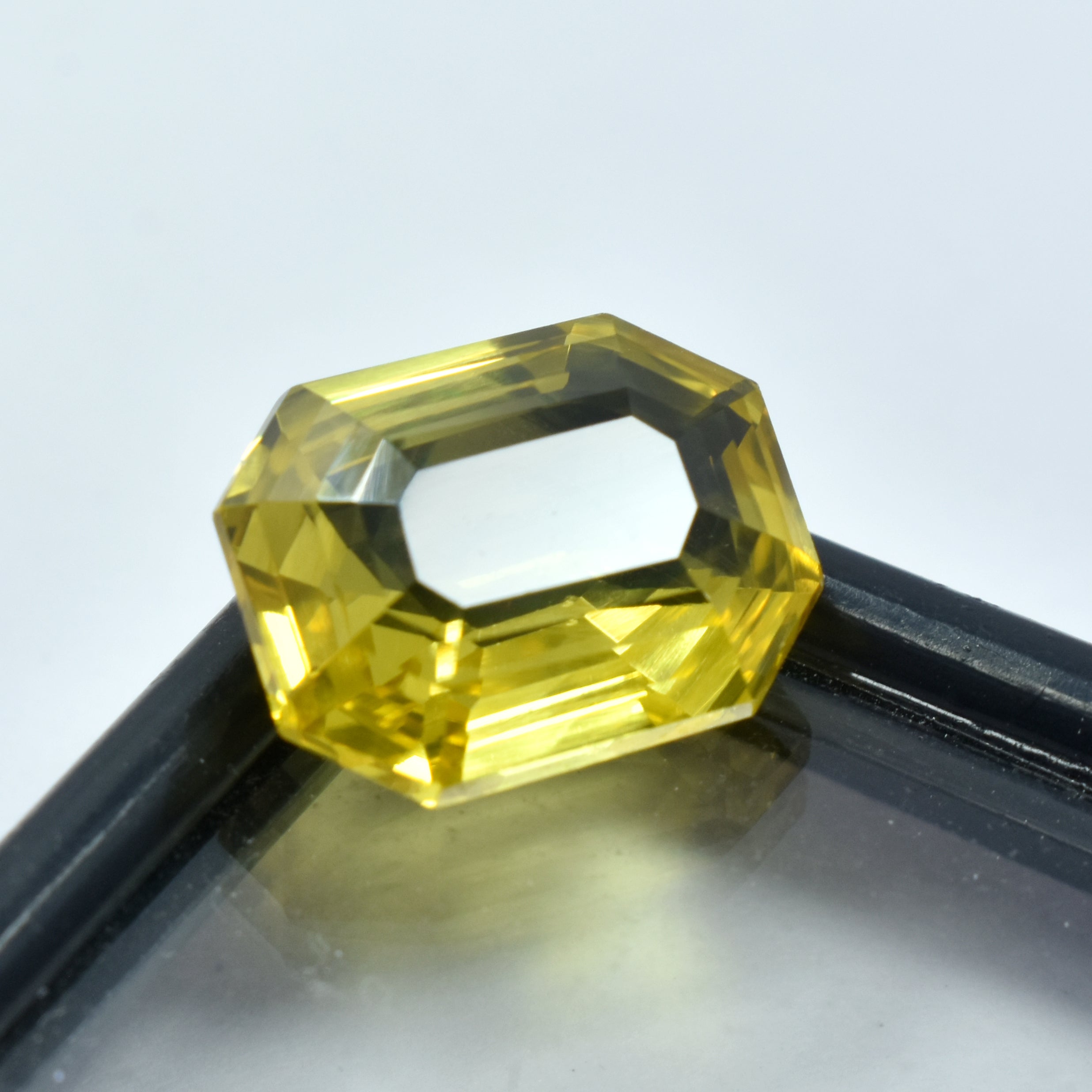 Sapphire Yellow 7.70 Ct Genuine Natural Loose Gemstone CERTIFIED Emerald Cut.