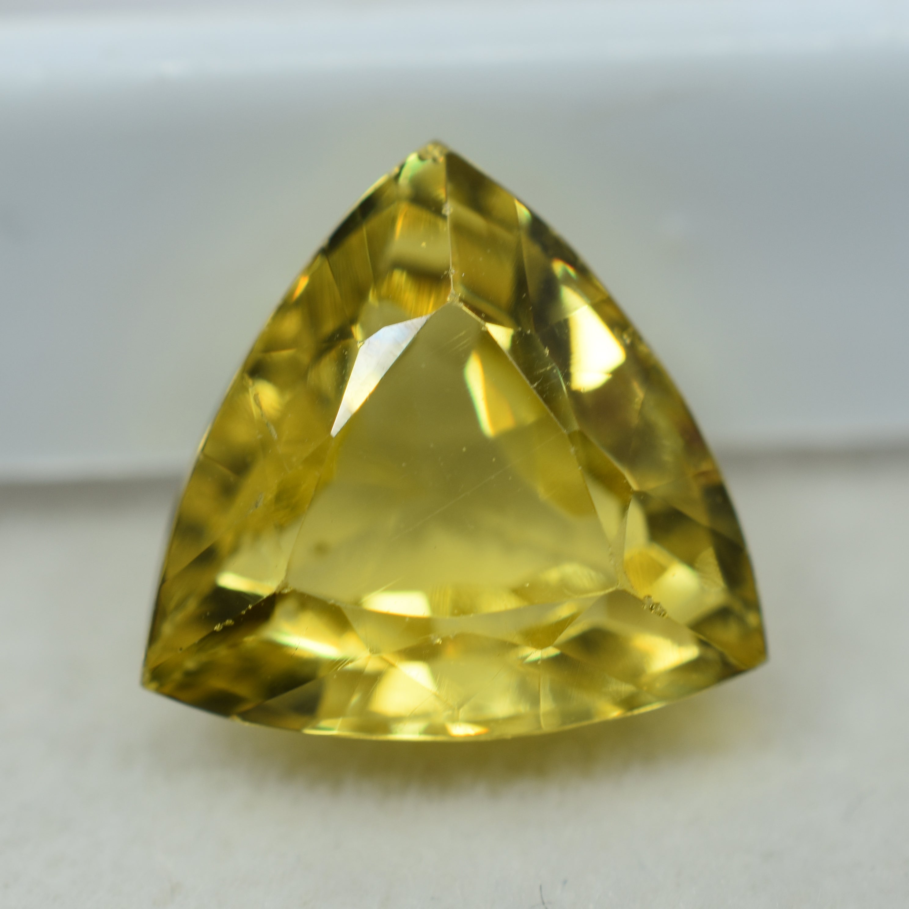 Sapphire Loose Gemstone Yellow  8.12 Carat Natural CERTIFIED Trillion Shape