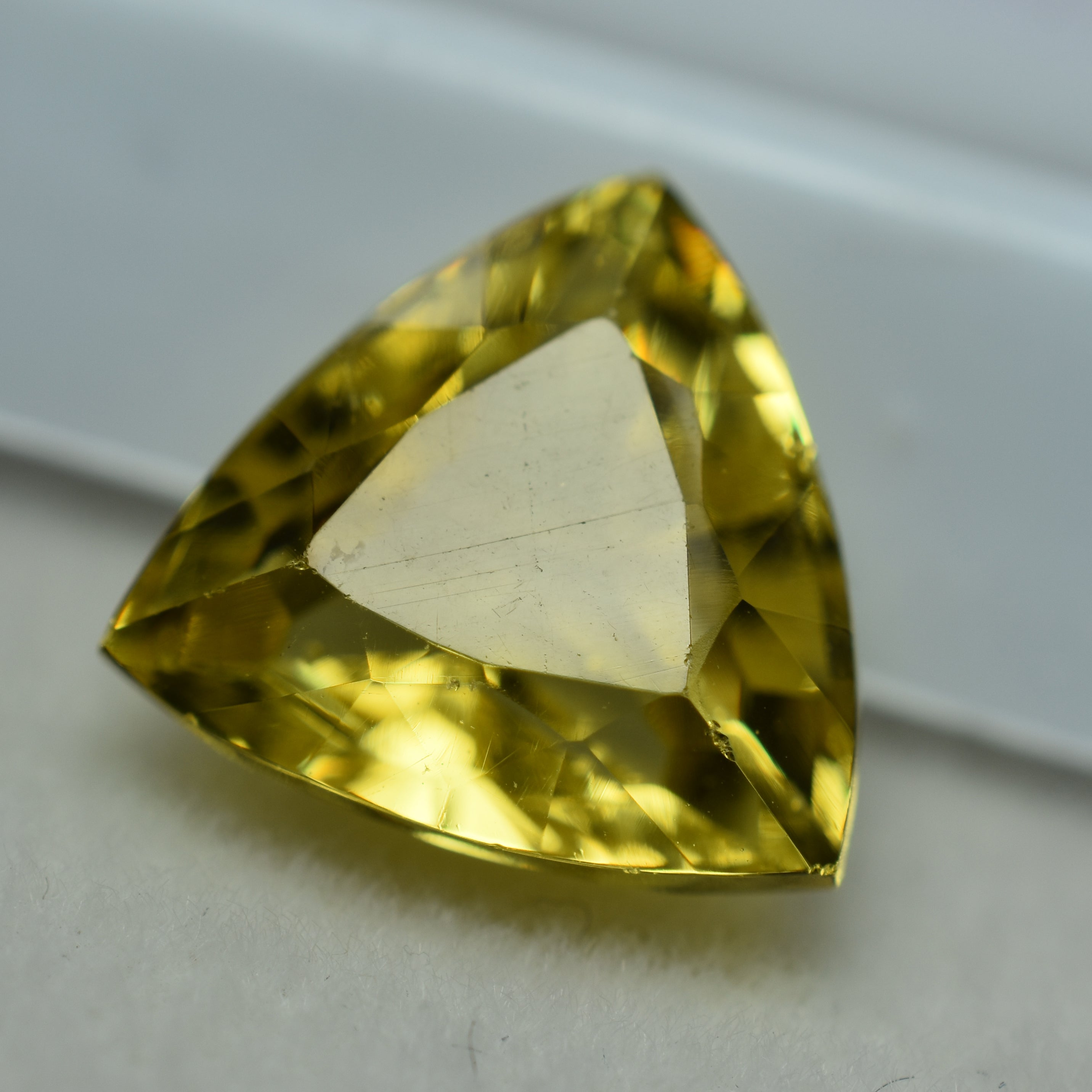 Sapphire Loose Gemstone Yellow  8.12 Carat Natural CERTIFIED Trillion Shape