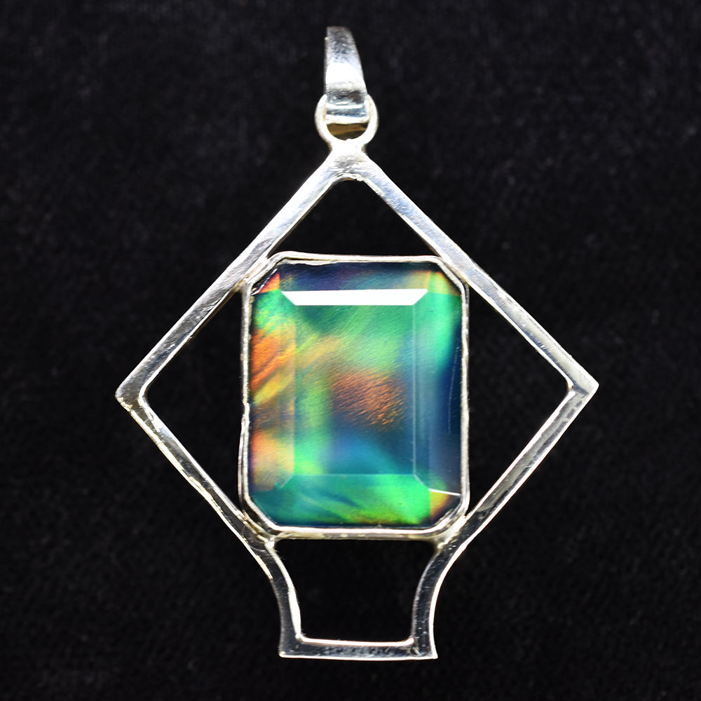 emerald pendant for women