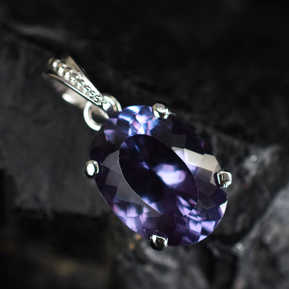 925 Sterling Silver CERTIFIED 25.80 Ct Natural Alex Color Change Oval Pendant