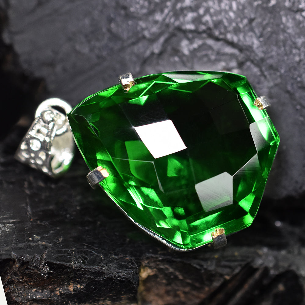 natural emerald pendant online