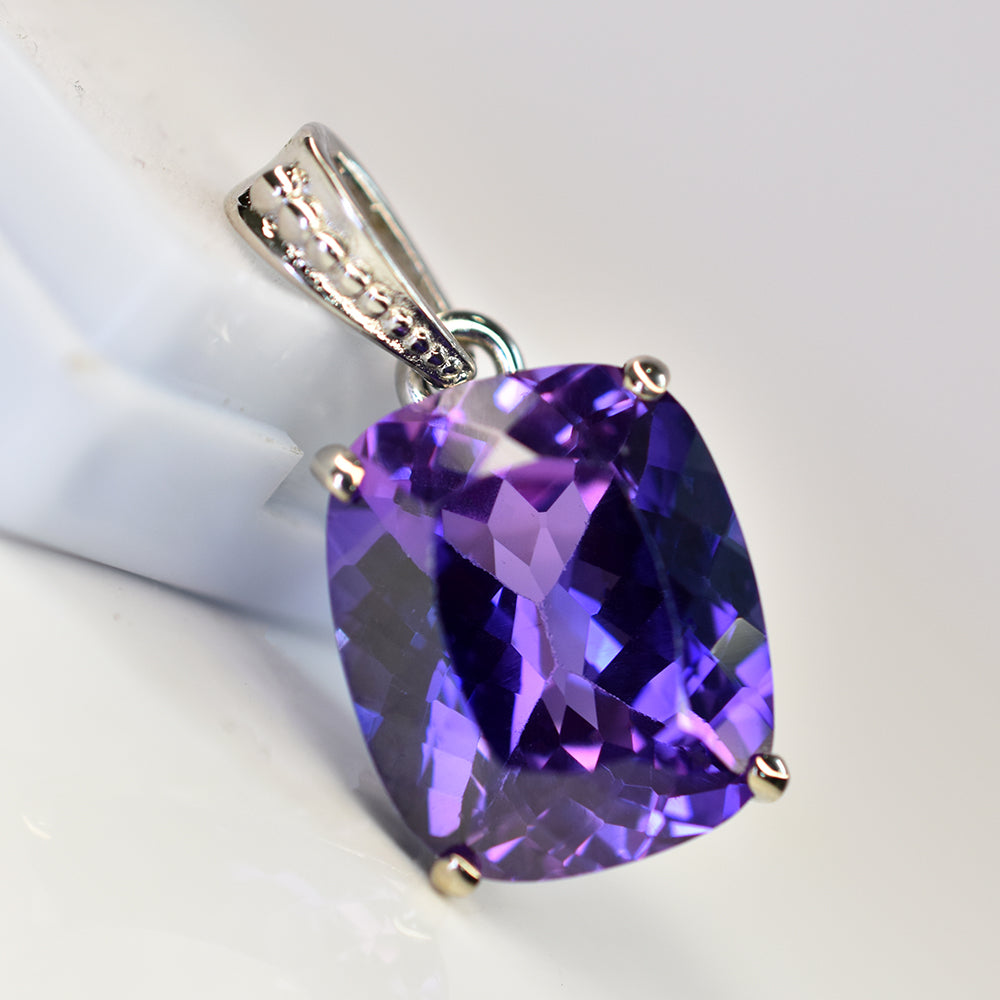 A+ 925 Sterling Silver Natural Cushion Pendant Purple Tanzanite 26 Ct CERTIFIED