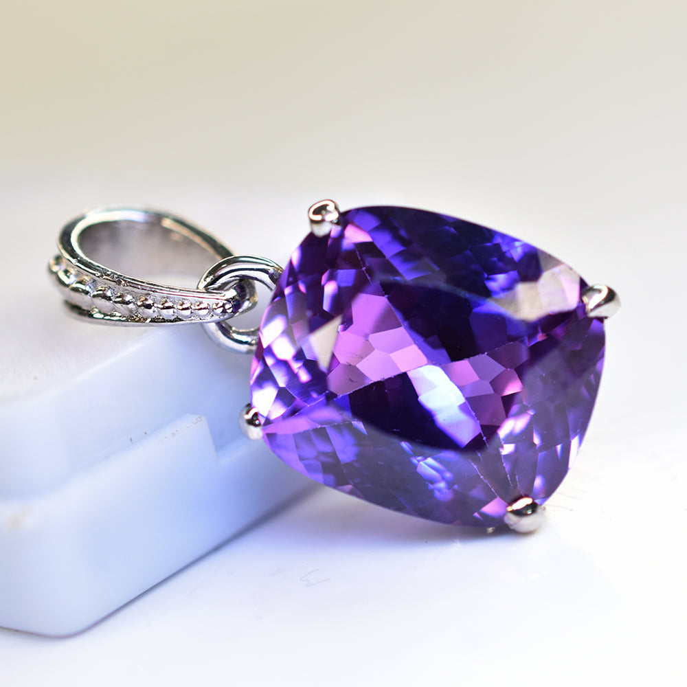 sapphire necklace pendant
