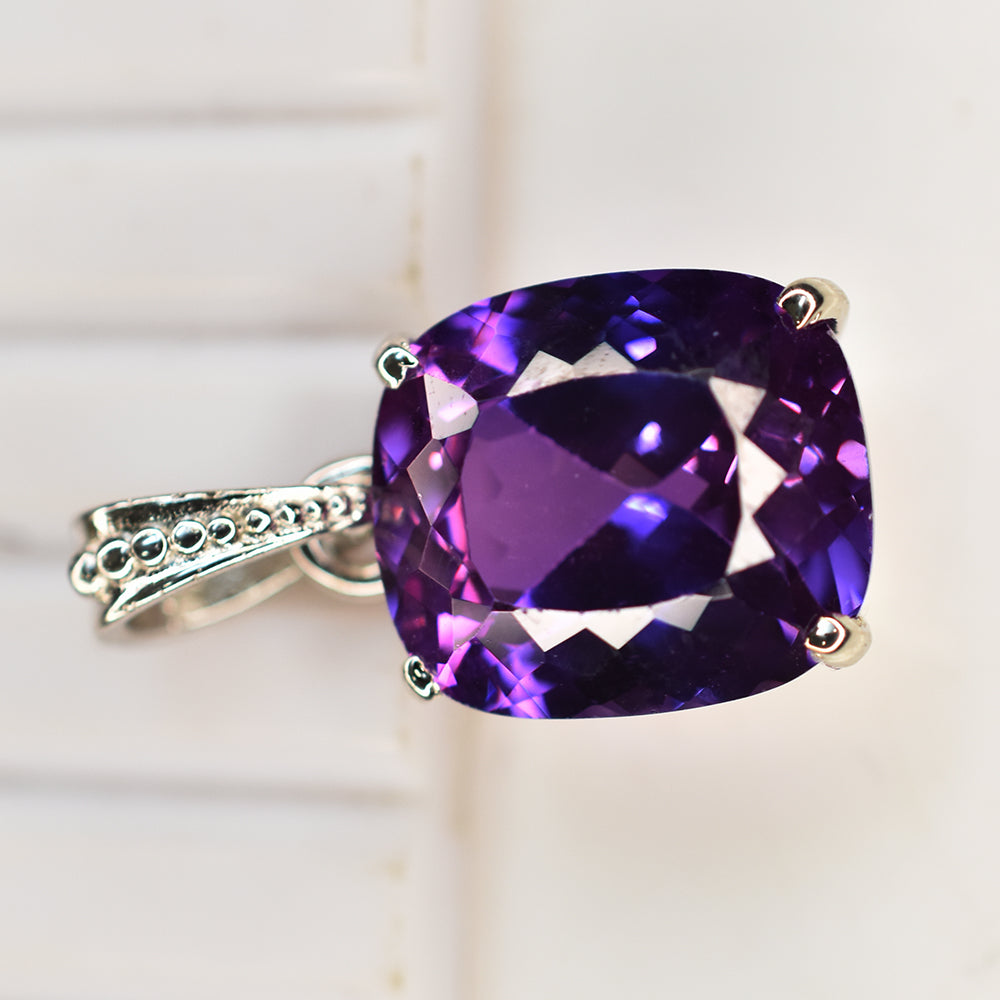 sterling silver sapphire pendant