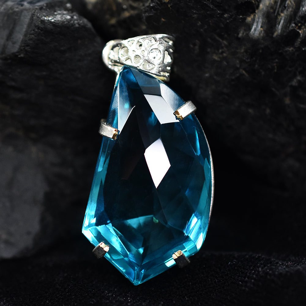 sapphire necklace pendant