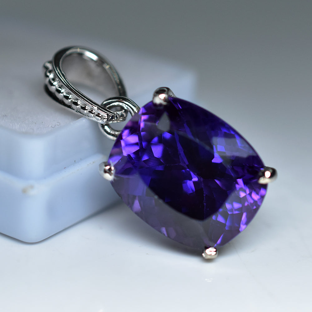 24 Ct Natural Cushion 925 Sterling Silver Pendant Purple Tanzanite CERTIFIED