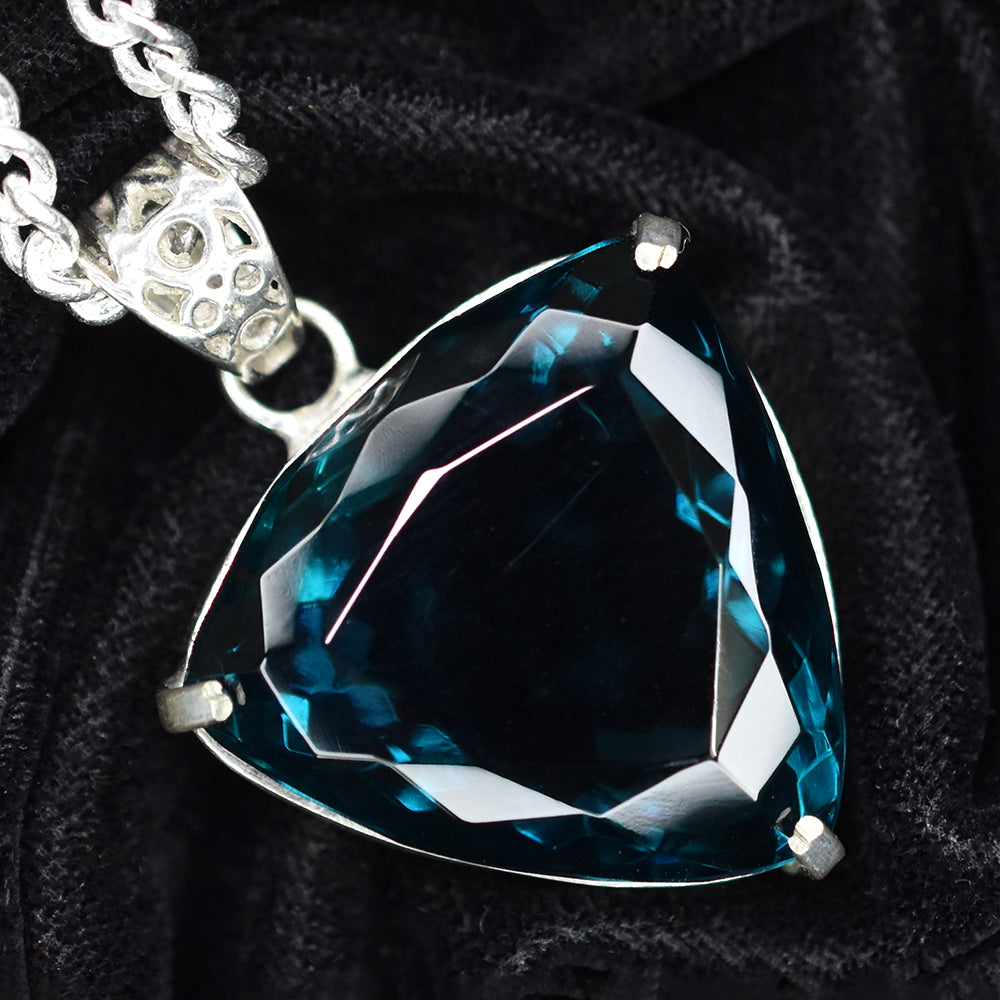 sterling silver sapphire pendant