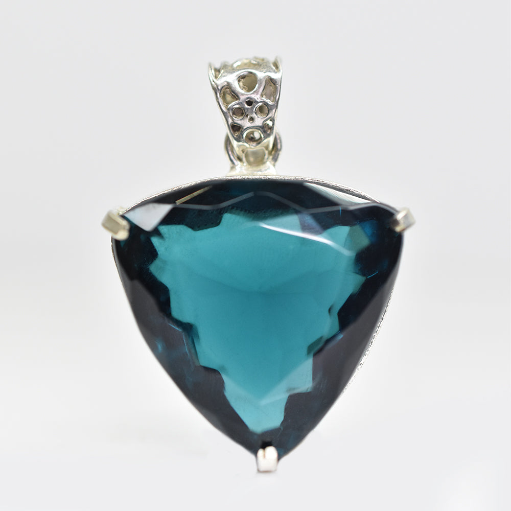 silver sapphire pendant India