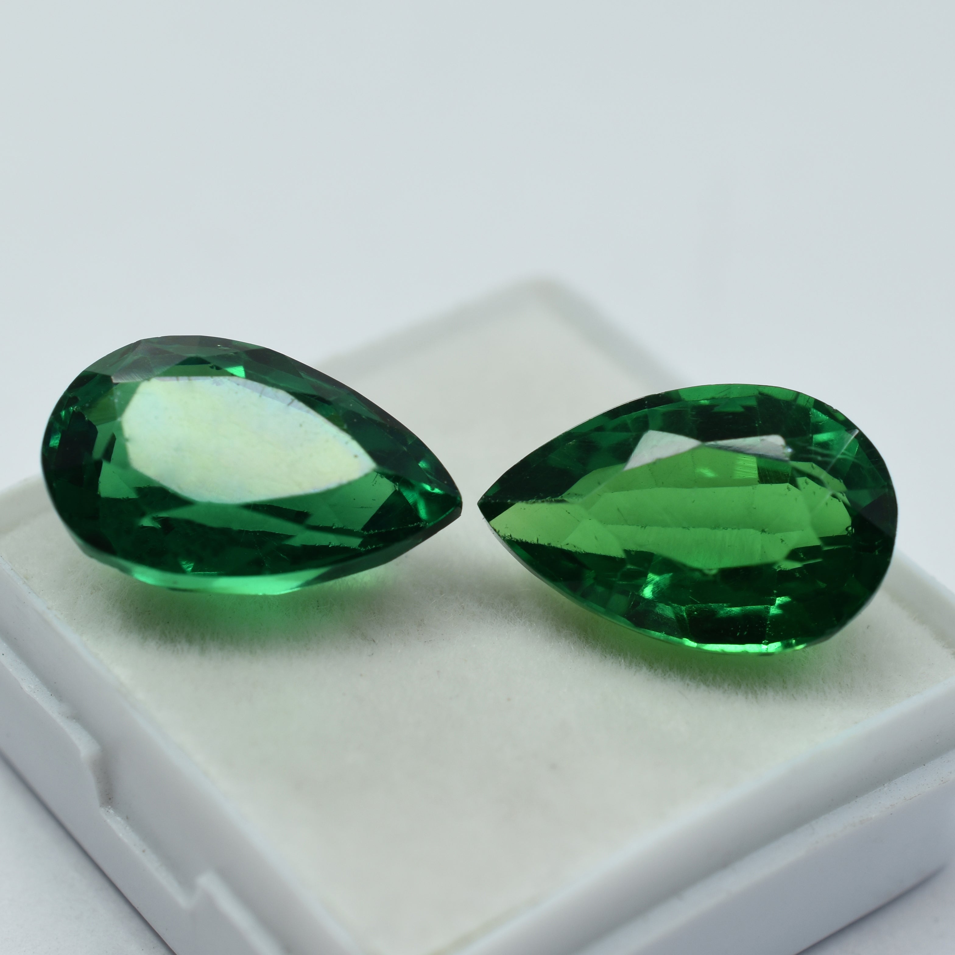 20.67 Ct Natural CERTIFIED Garnet Tsavorite Green Pear Cut Loose Gemstone Pair