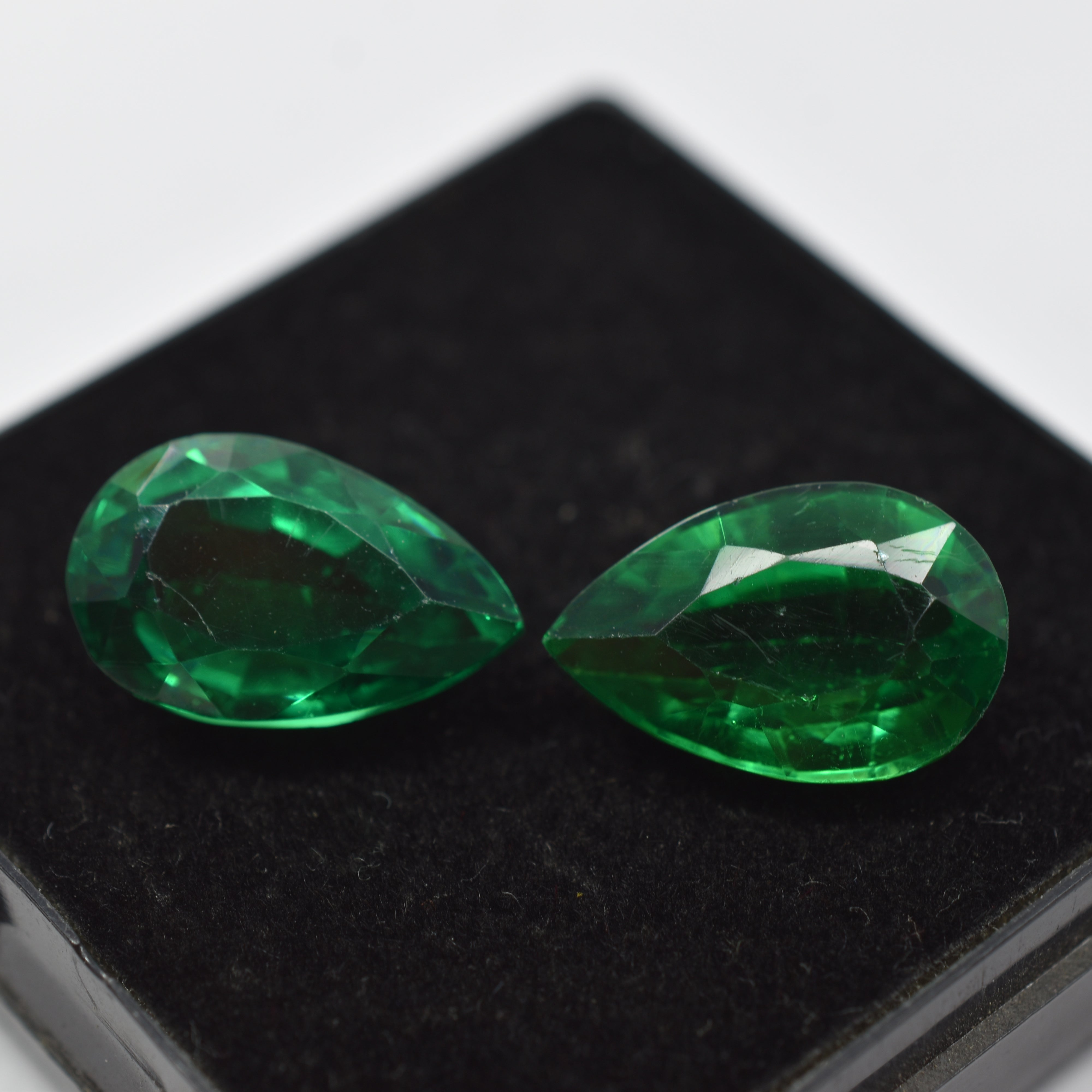 20.67 Ct Natural CERTIFIED Garnet Tsavorite Green Pear Cut Loose Gemstone Pair