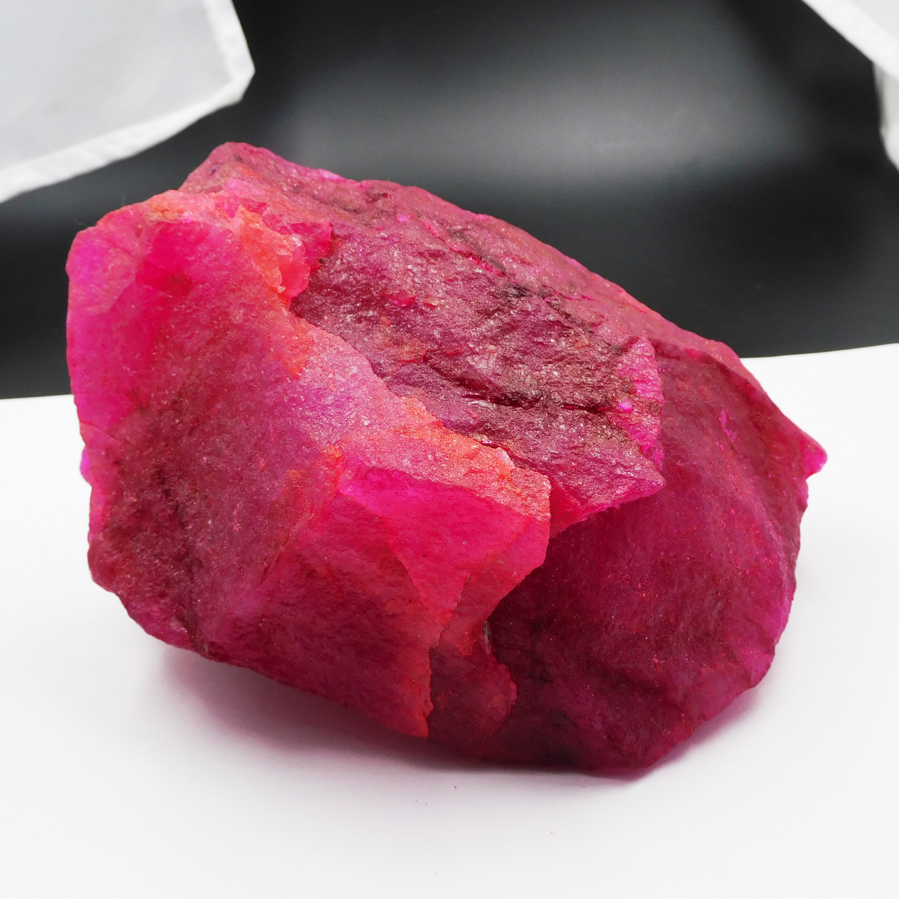 999 Carat Best Quality Large Authentic Natural Raw Red Ruby Rough mineral Burma's original stone mineral Best Quality On sale