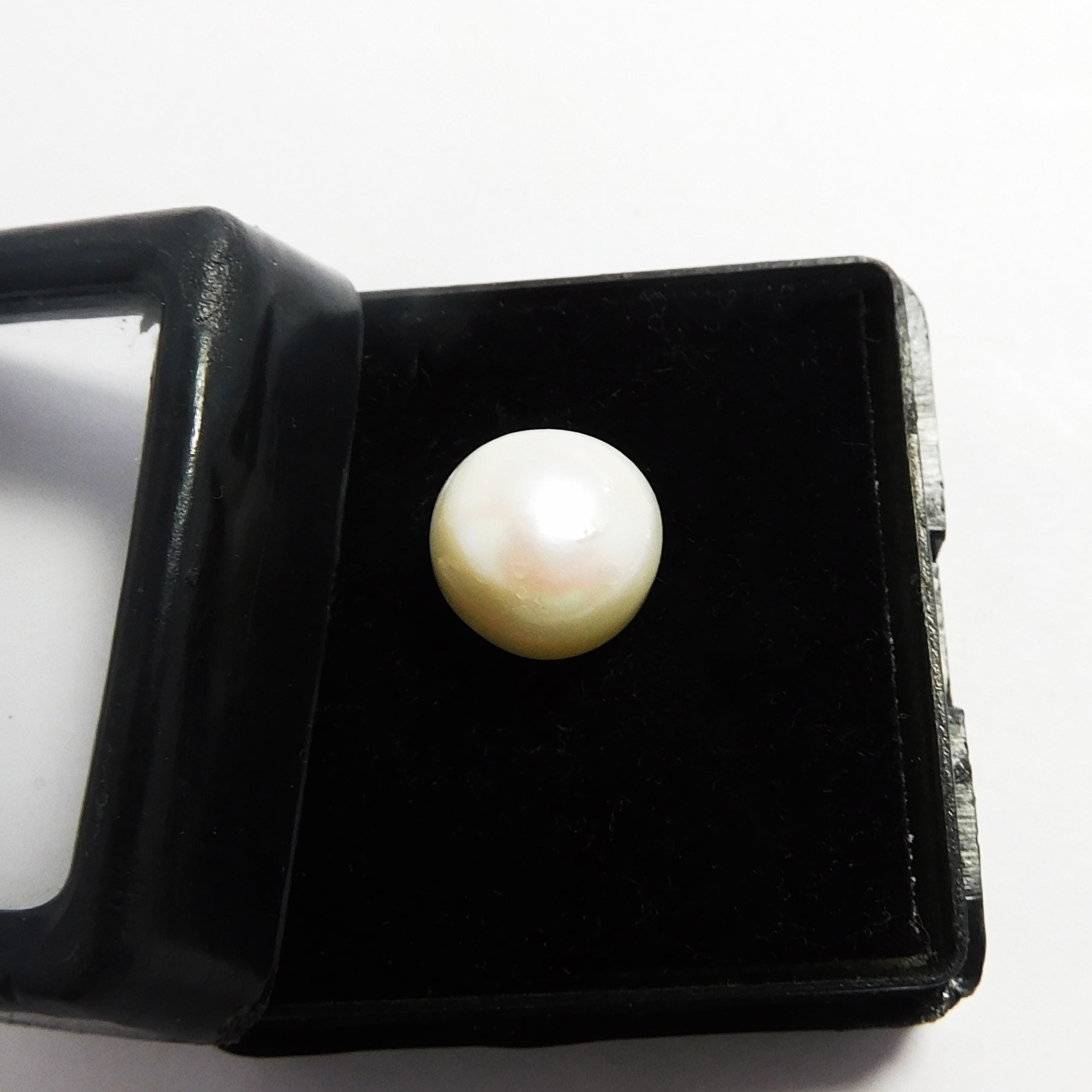 Amazing Pearl For Earrings 3.80 Carat Round Cut Natural Akoya White Pearl Form Indonesia | Grab For It | Excellent Offer