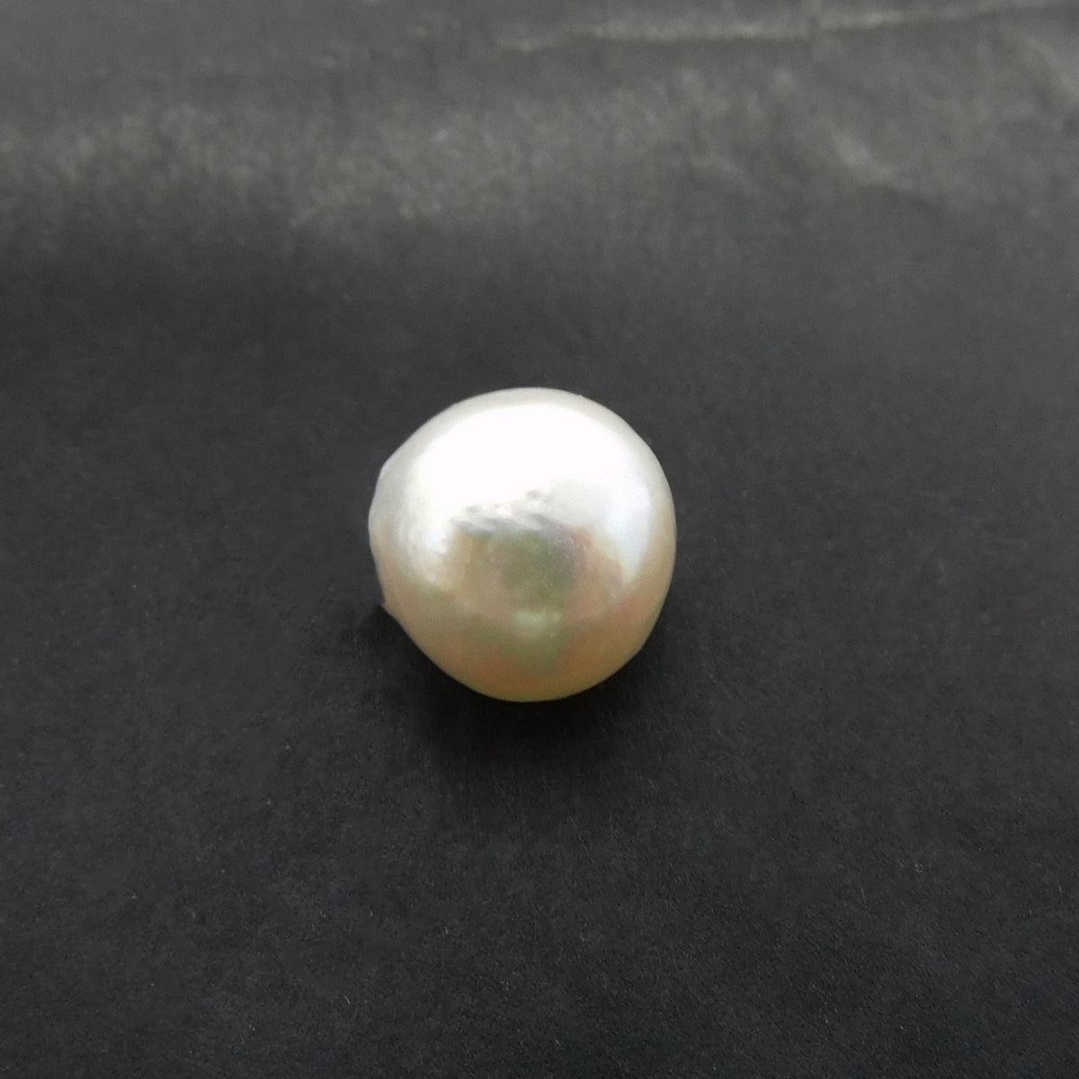 Round Cut Natural White Color Pearl 3.85 Carat Certified Loose Gemstone , Akoya Pearl SEA Pearl, Mabe Pearl