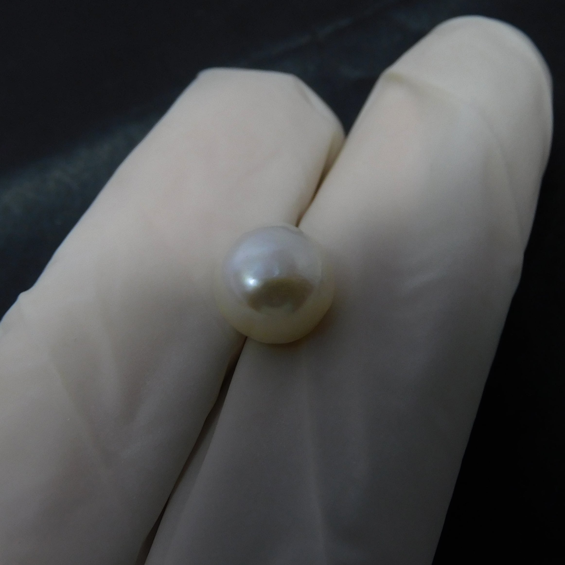 Round Cut Natural White Color Pearl 3.85 Carat Certified Loose Gemstone , Akoya Pearl SEA Pearl, Mabe Pearl