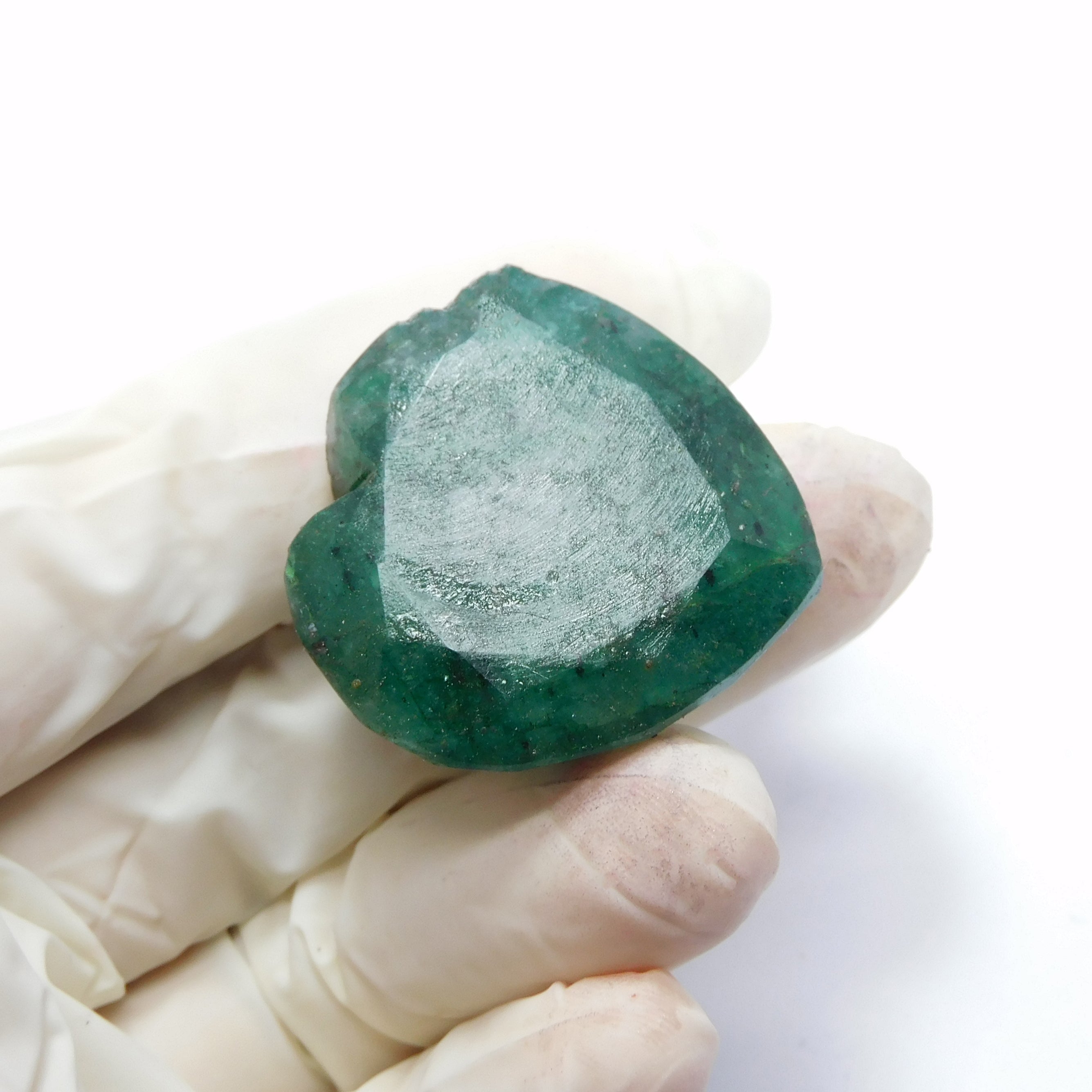 Big Size Emerald Green Certified Heart Cut 108.20 Carat Natural Emerald Green Loose Gemstone