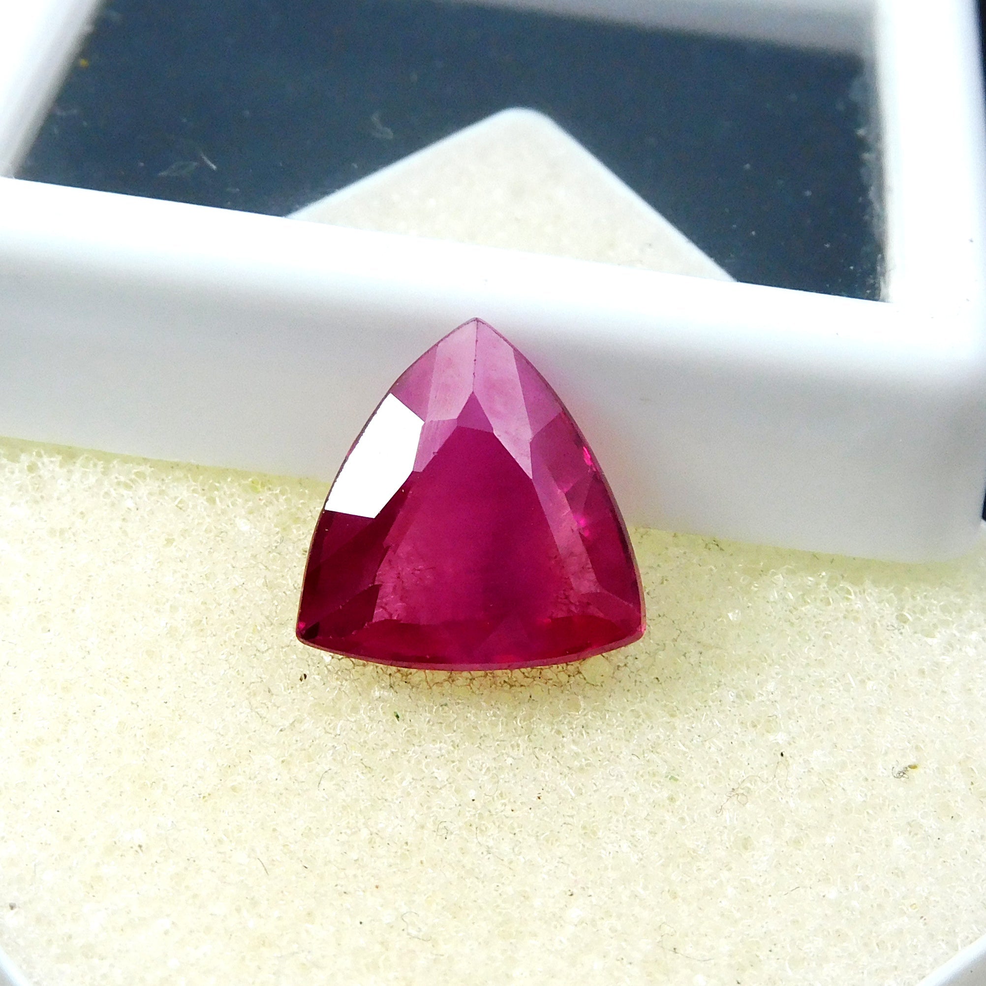 Stunning Natural Pink Ruby 6.90 Carat Trillion Cut Ring Making Loose Gemstone CERTIFIED