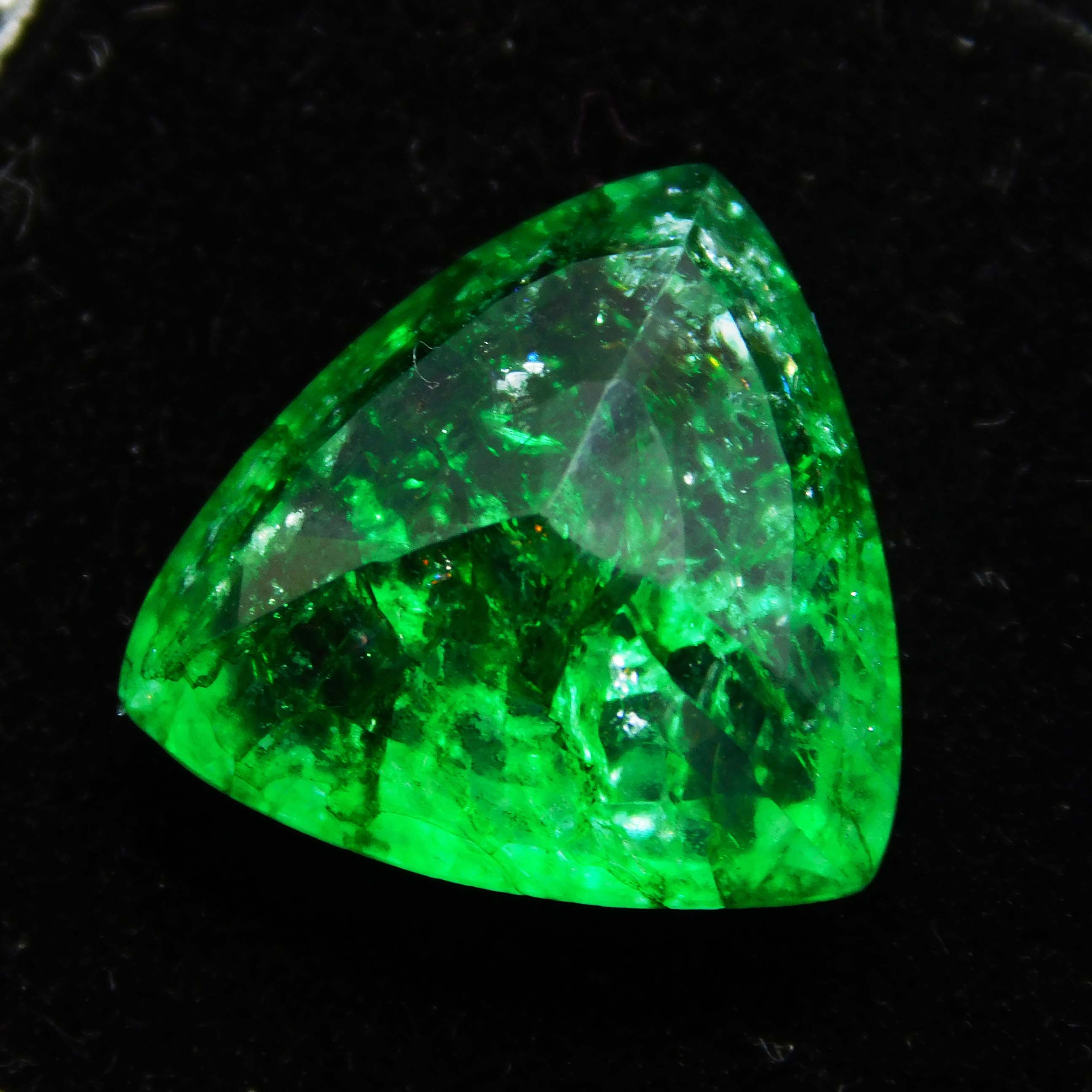 Natural Colombian Emerald Trillion Cut 7 Carat Green CERTIFIED Loose Gemstone