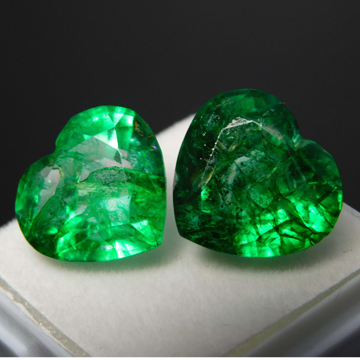 Green Emerald 20.52 Ct Colombian CERTIFIED Natural Heart Cut Rare Loose Gemstone