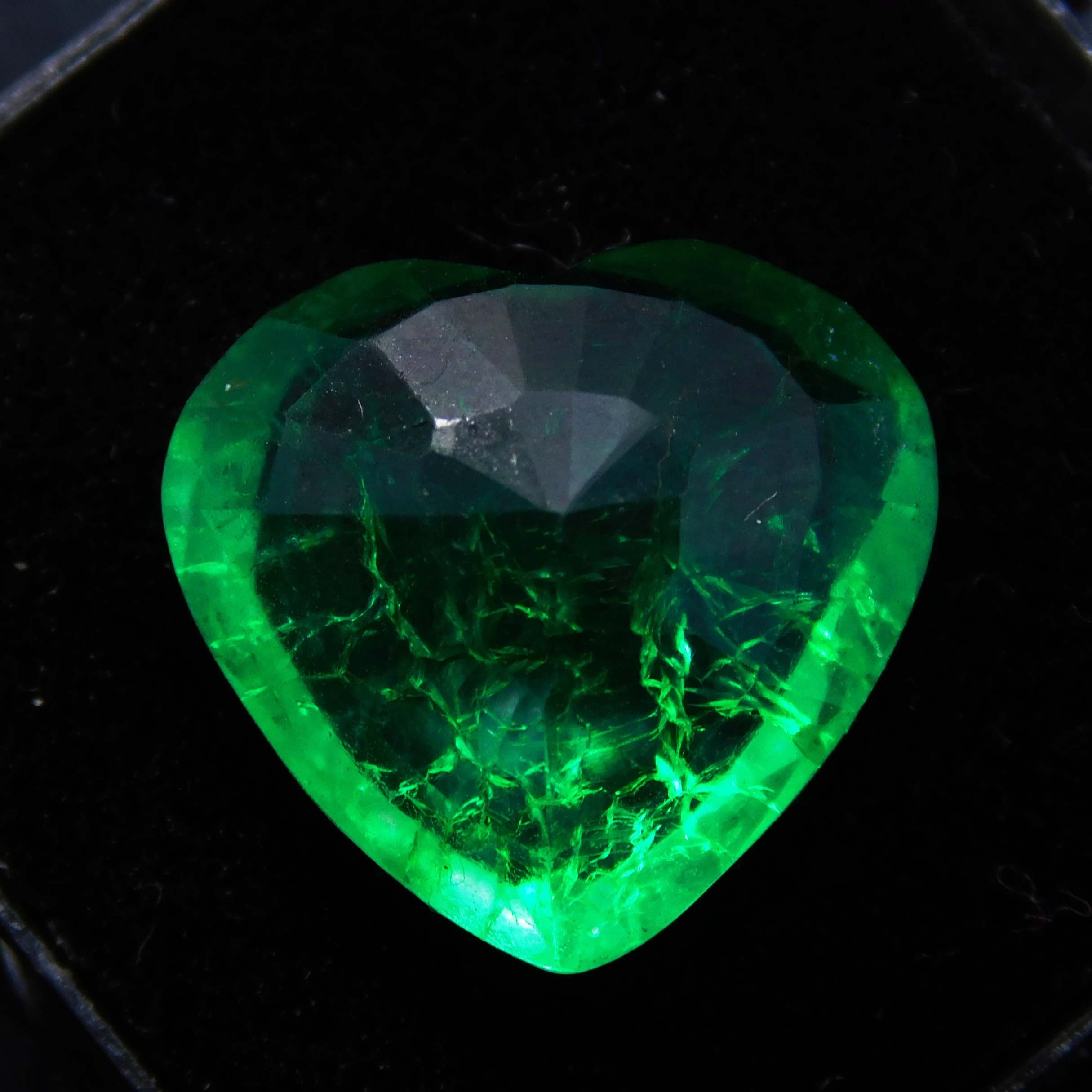 Natural Colombian Emerald Heart Cut 9 Ct Green CERTIFIED Loose Gemstone