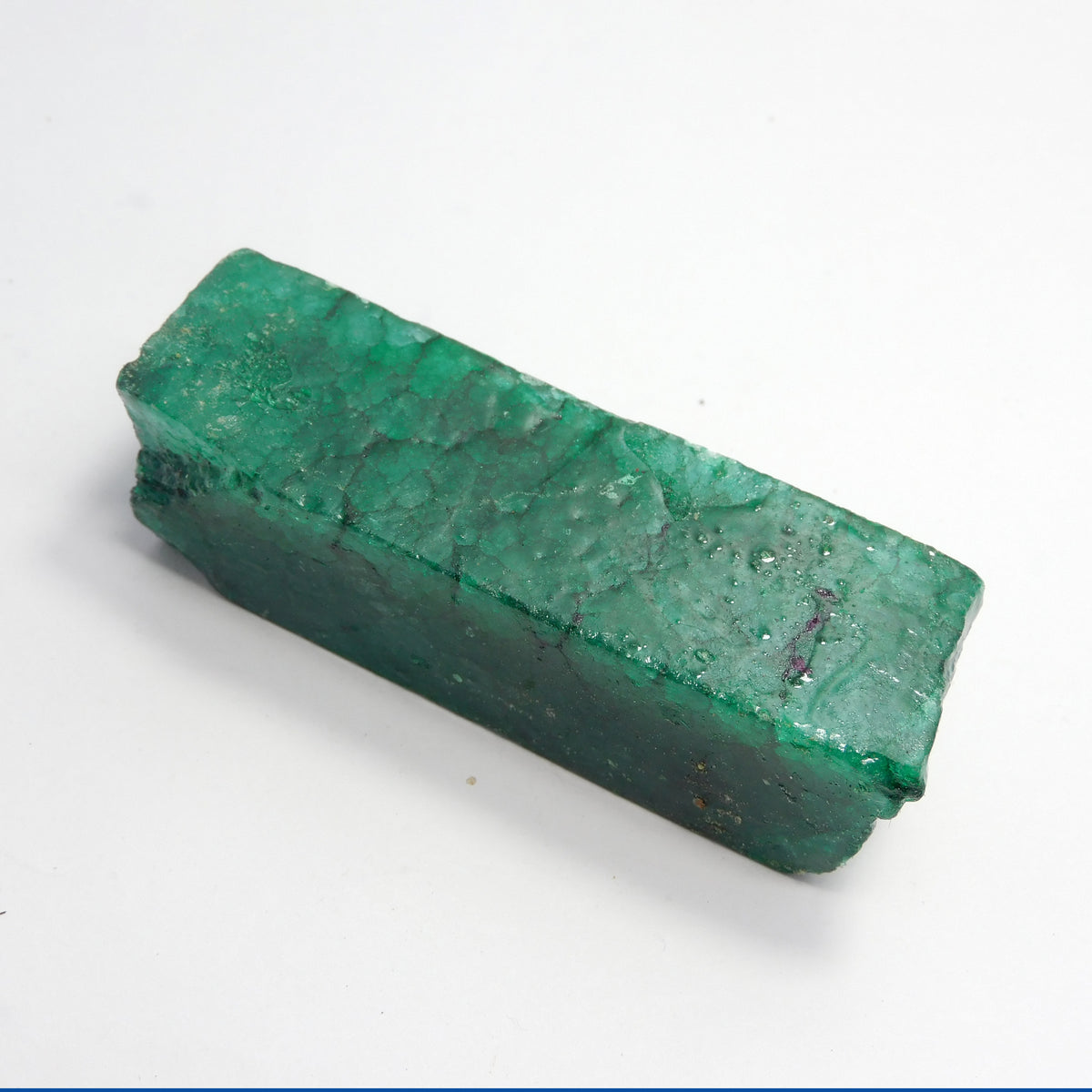 Uncut Shape Emerald 500.90 Carat Natural Emerald Green Raw Rough CERTIFIED Loose Gemstone