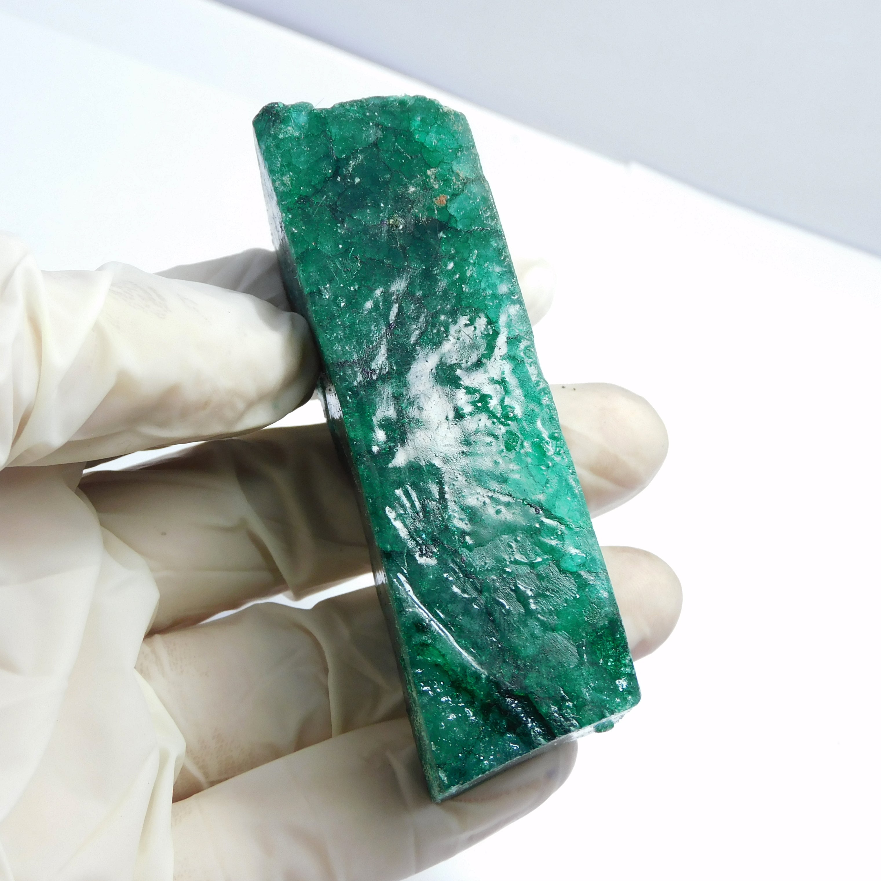 Uncut Shape Emerald 500.90 Carat Natural Emerald Green Raw Rough CERTIFIED Loose Gemstone