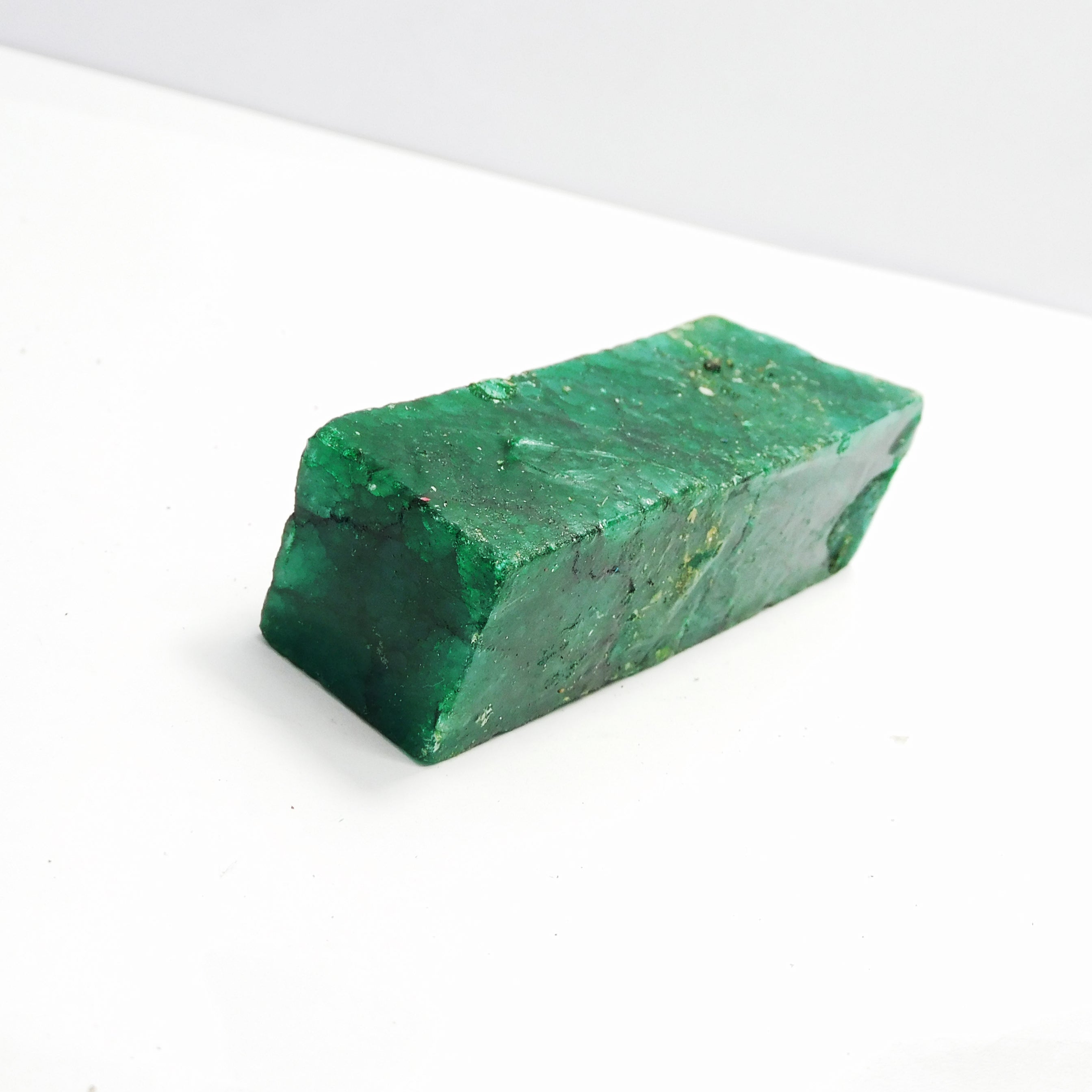 Best Offer !! Gift For Mother/ Sister | Uncut Rough From Colombia 443.65 Carat Natural Green Emerald Rough Certified Loose Gemstone