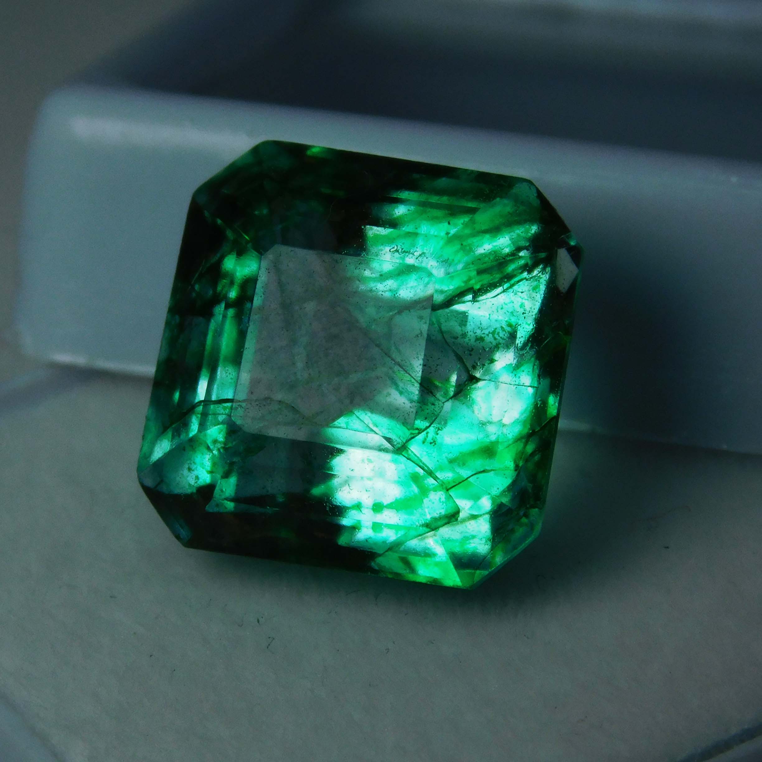 10.50 Ct Natural Emerald Green Colombian CERTIFIED Square Cut Loose Gemstone A-3914b