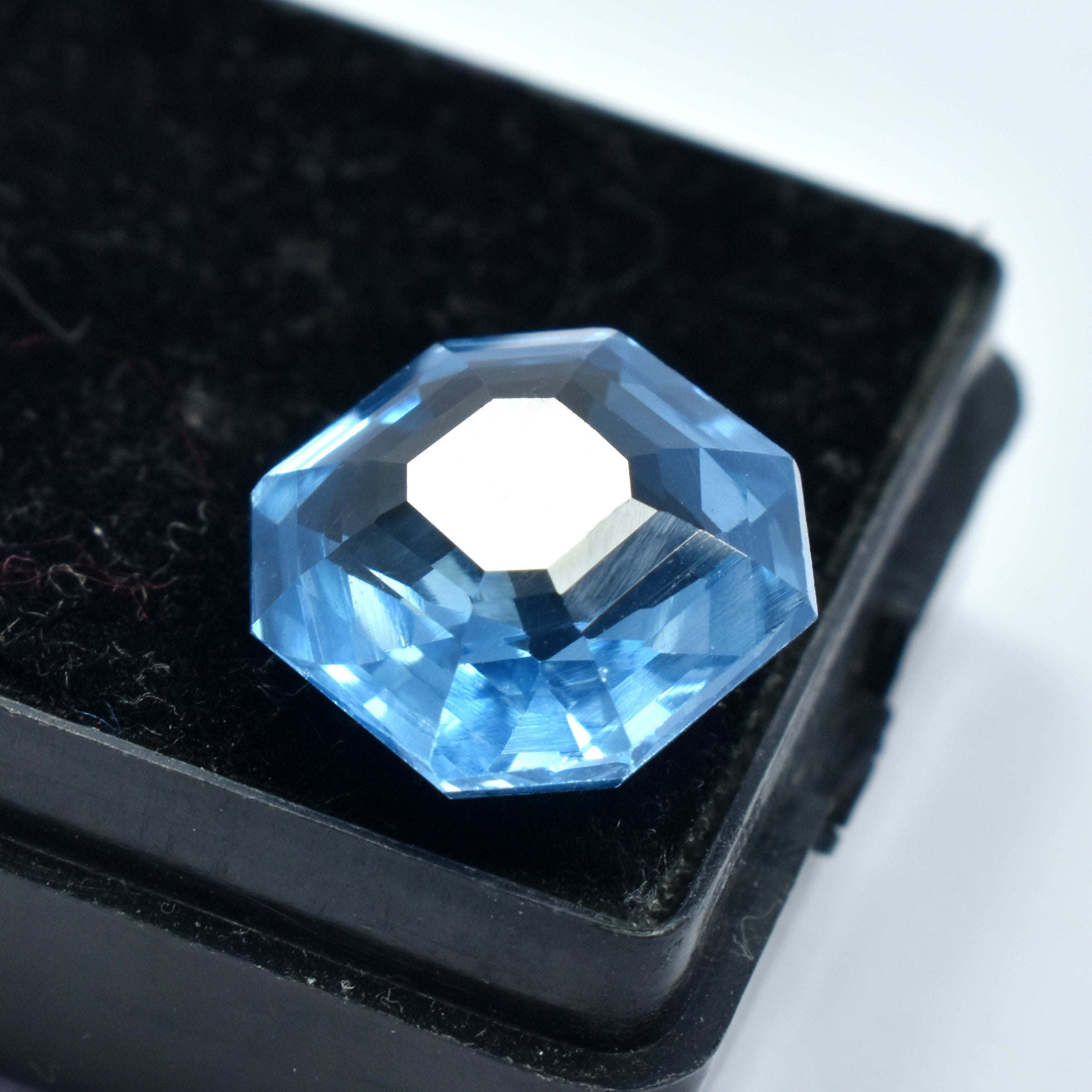 Natural Blue Sapphire 9.63 Carat Square Shape Blue Sapphire Certified Natural Loose Gemstone Pendant Making Gemstone Sri-Lanka Excellent Quality OF Blue Sapphire