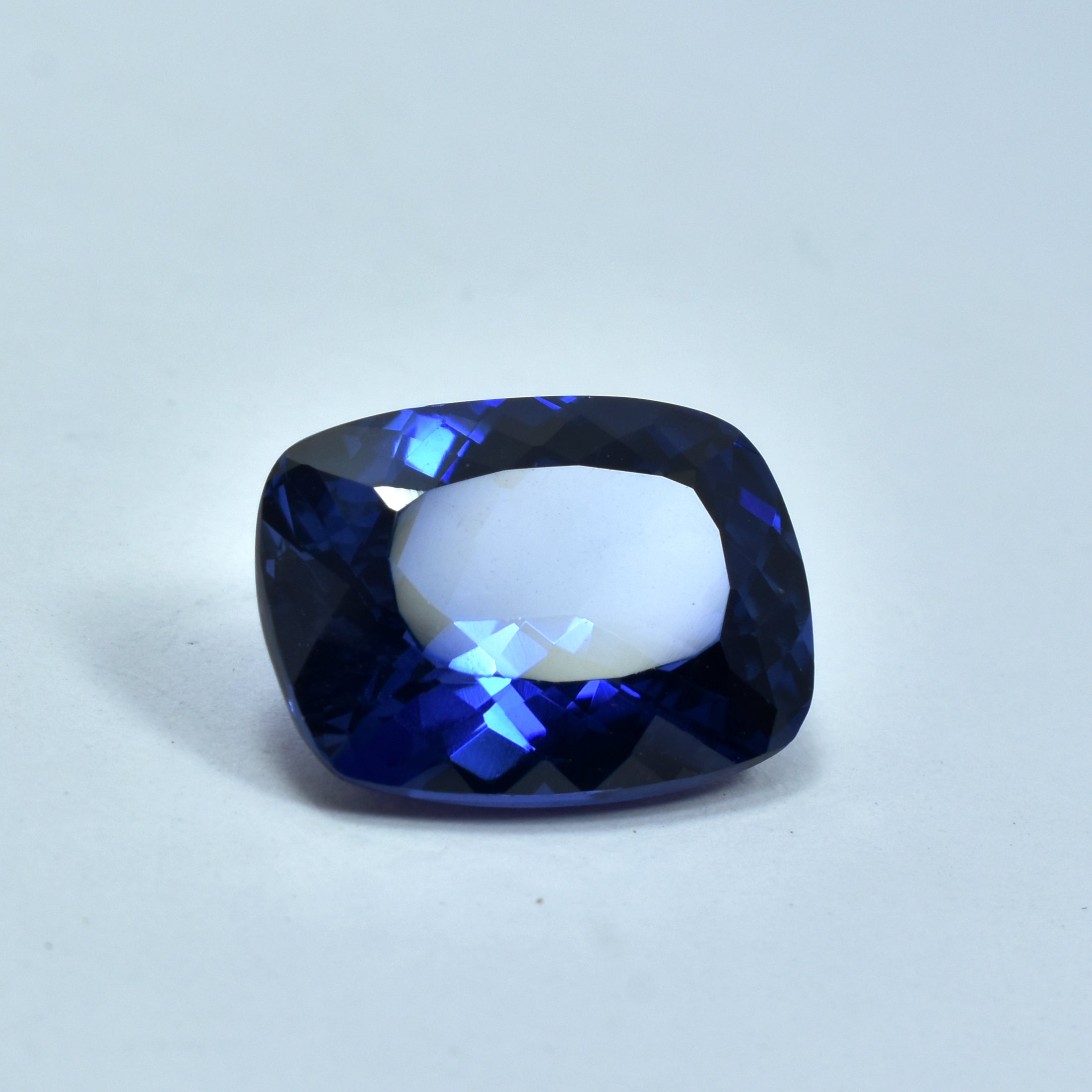 Blue Tanzanite 7.95 Carat Natural Blue Tanzanite Certified Cushion Shape Tanzanite Loose Gemstone For Making Ring / Jewelry  Stone